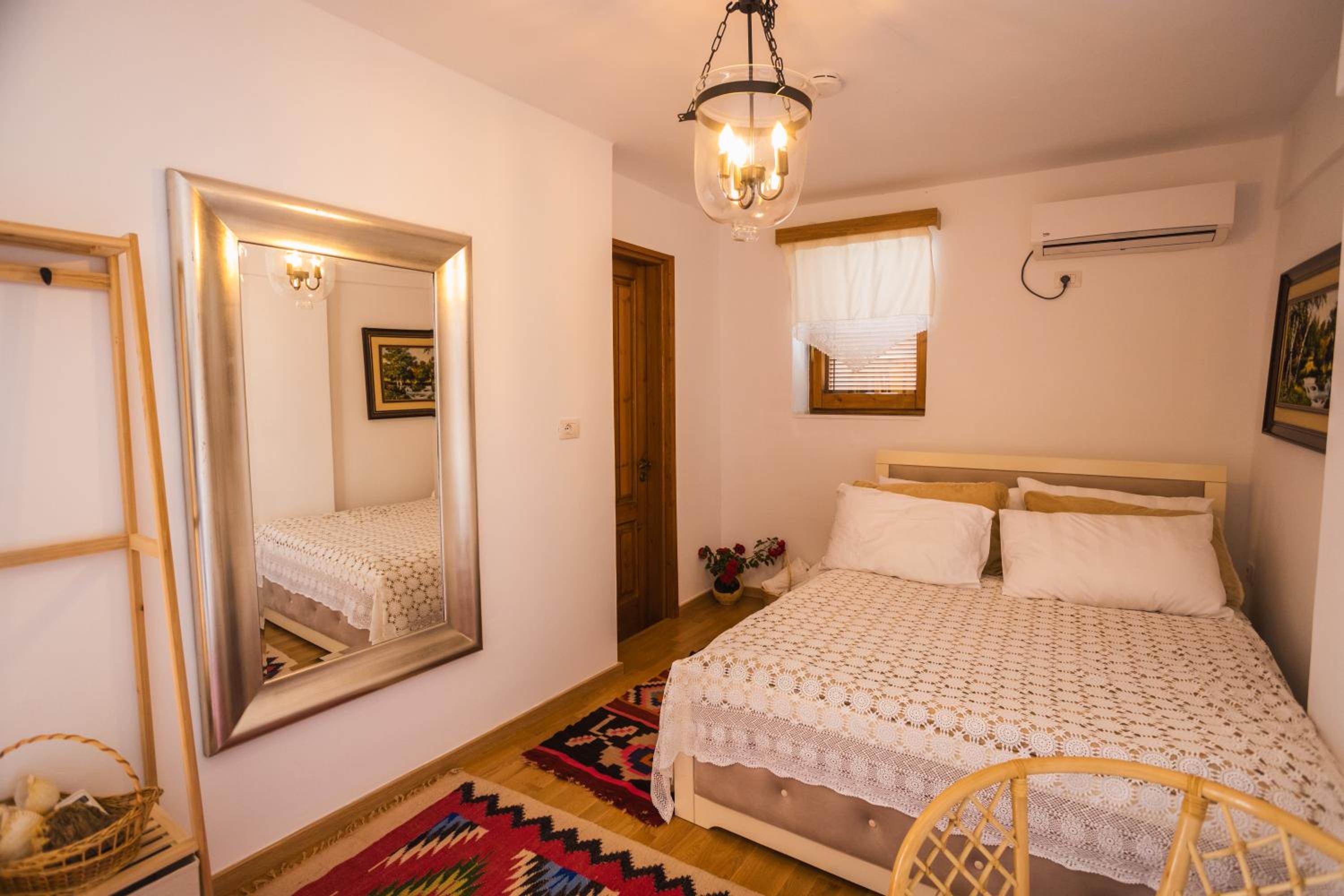 Villa Porta Qeparo