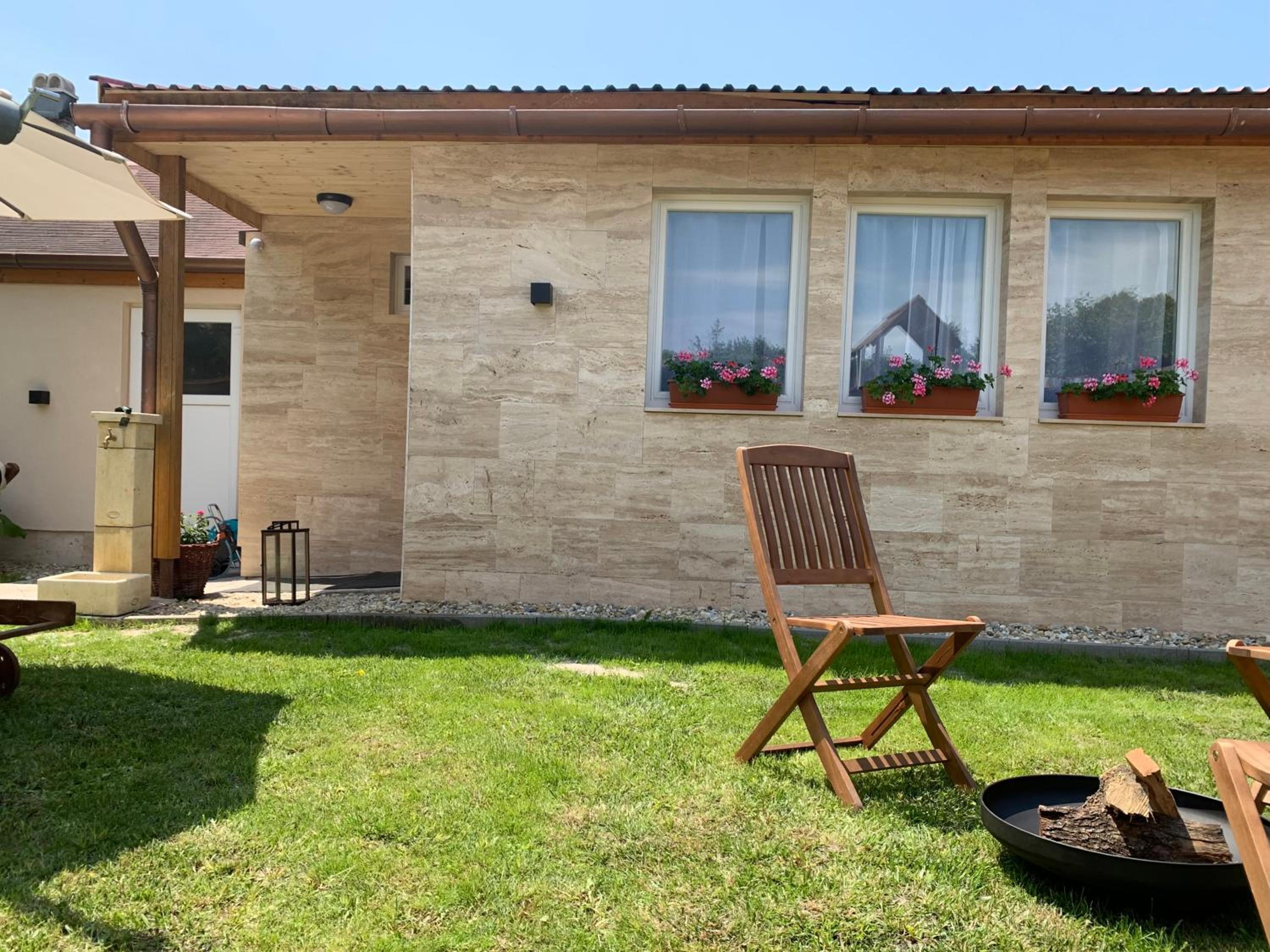 Naluri Apartman