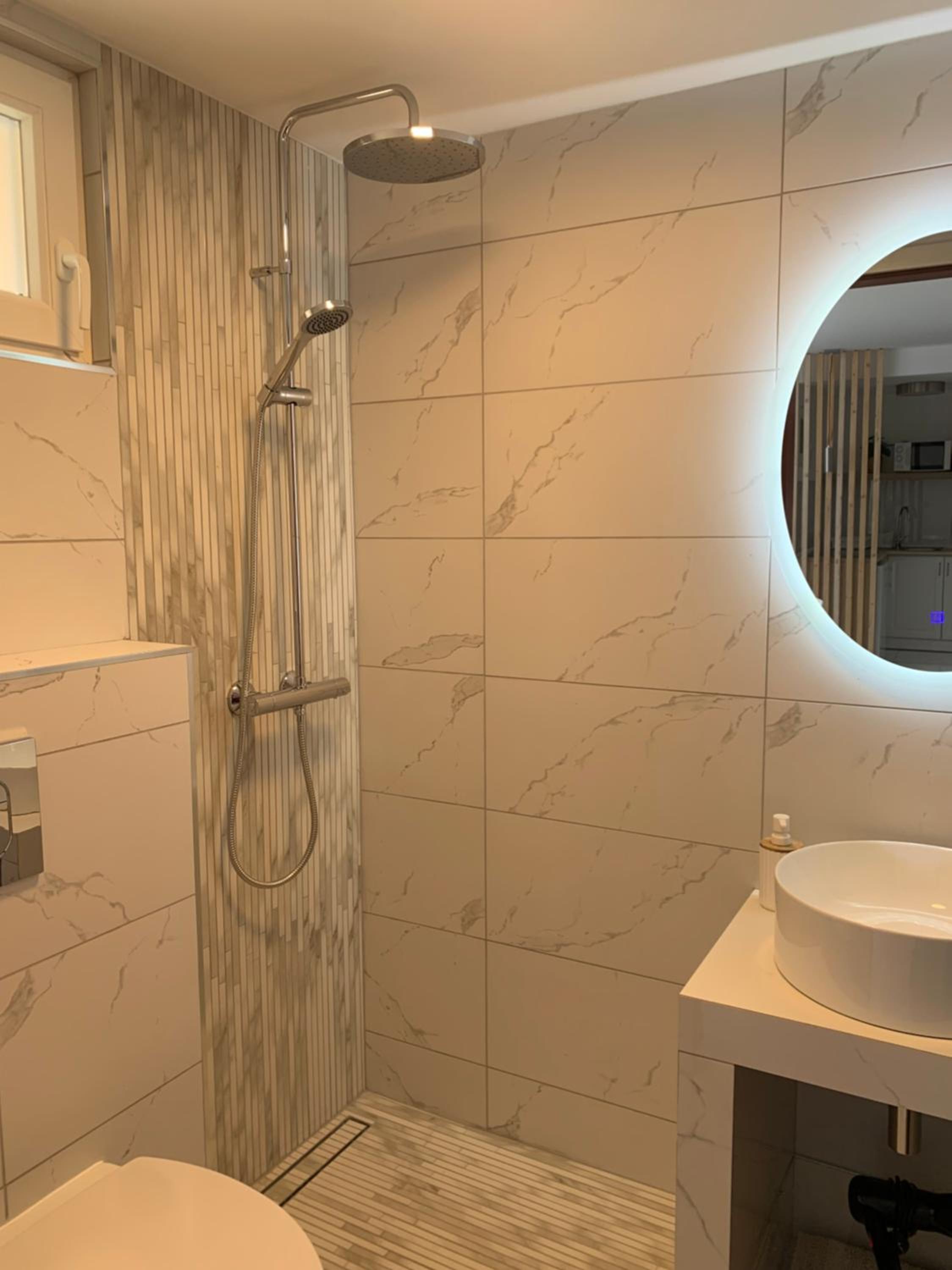 Naluri Apartman