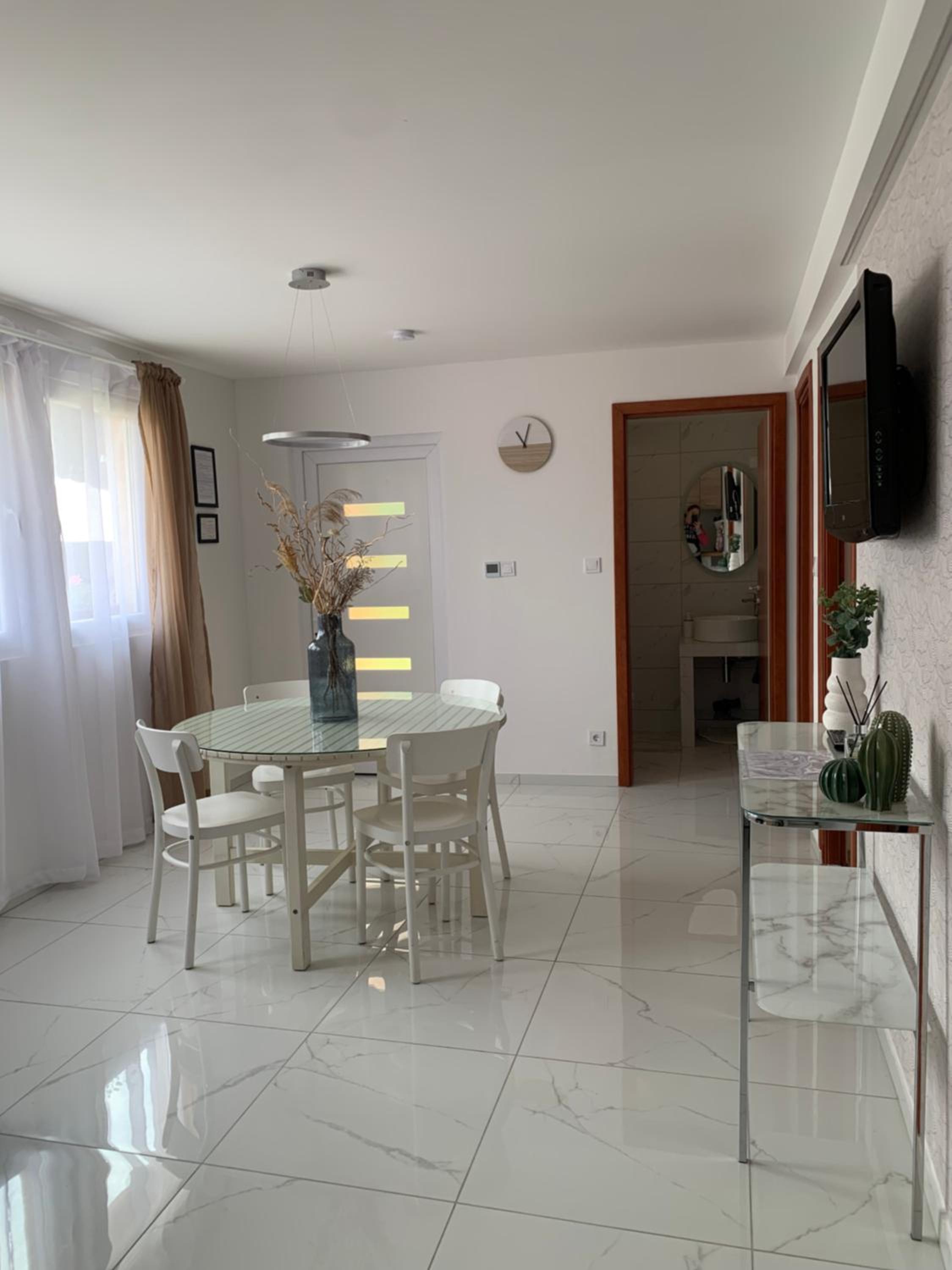 Naluri Apartman