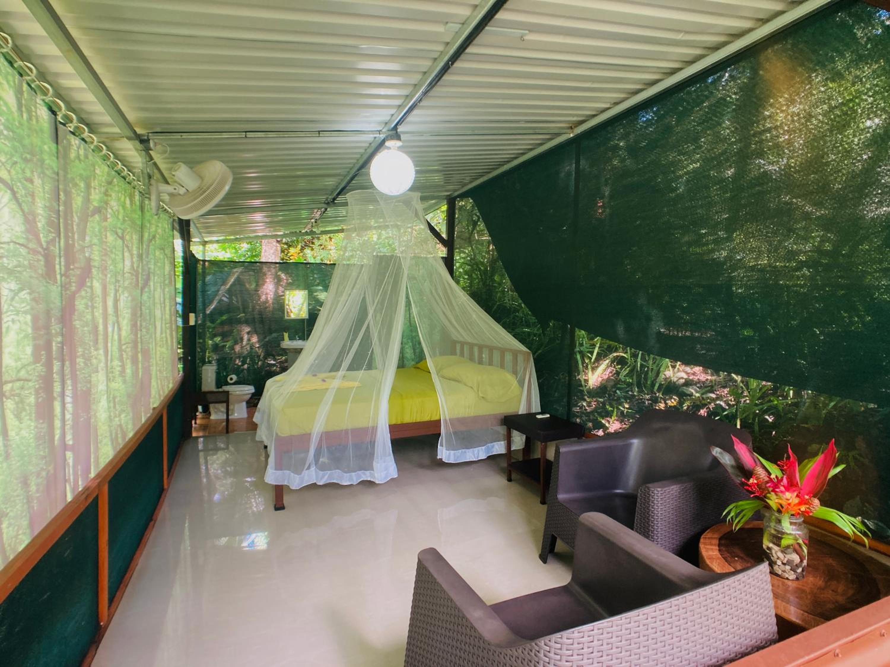 YEJOS Jungle Lodge