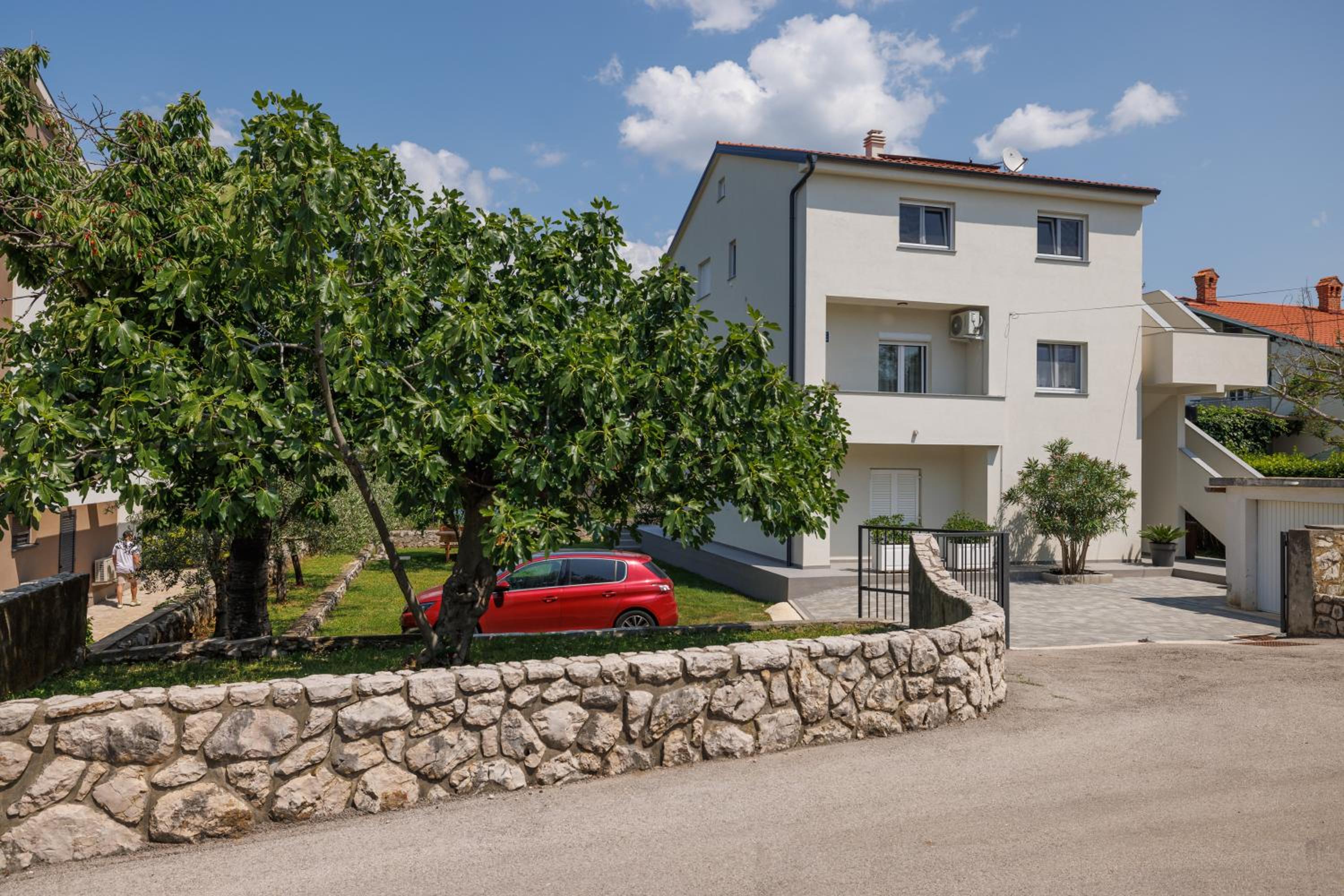Apartment Karmen view 3