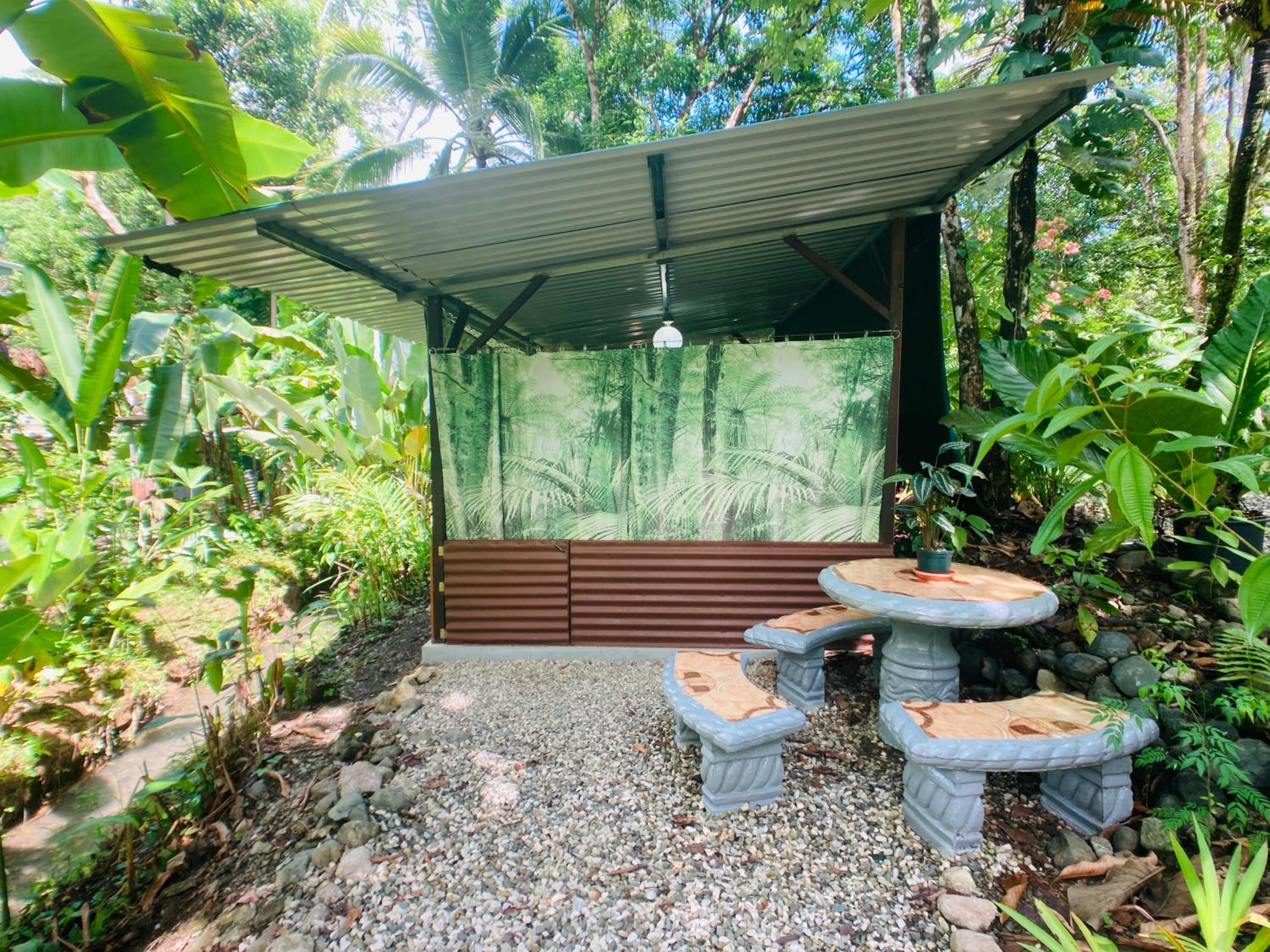 YEJOS Jungle Lodge