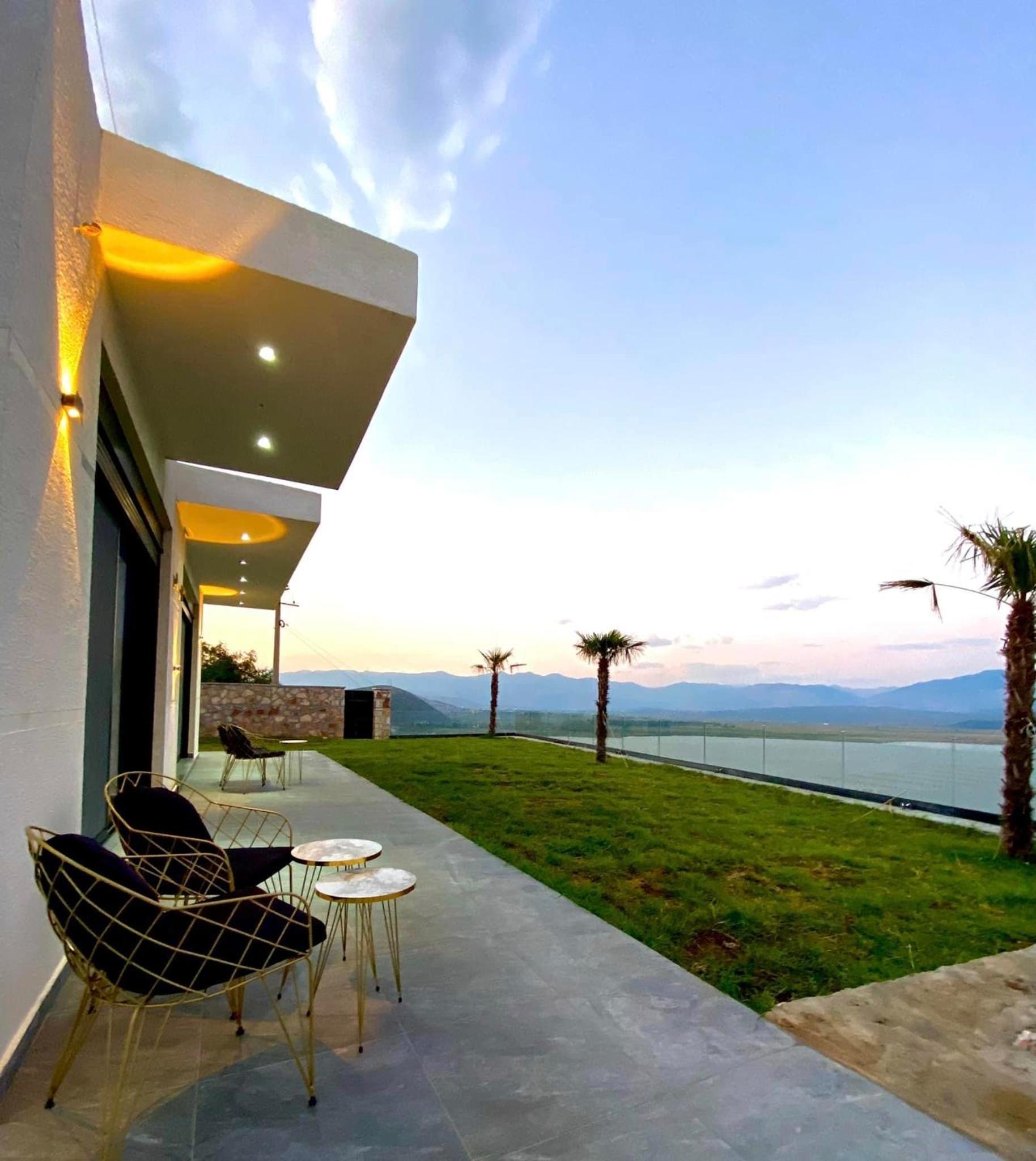 ILLYRIAN Paradise