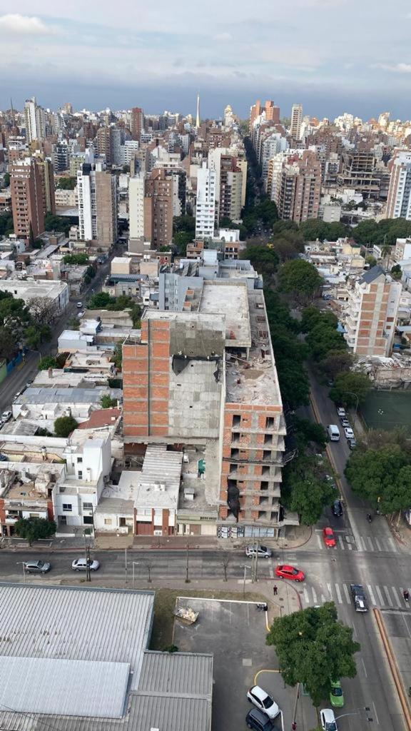 TORRES H