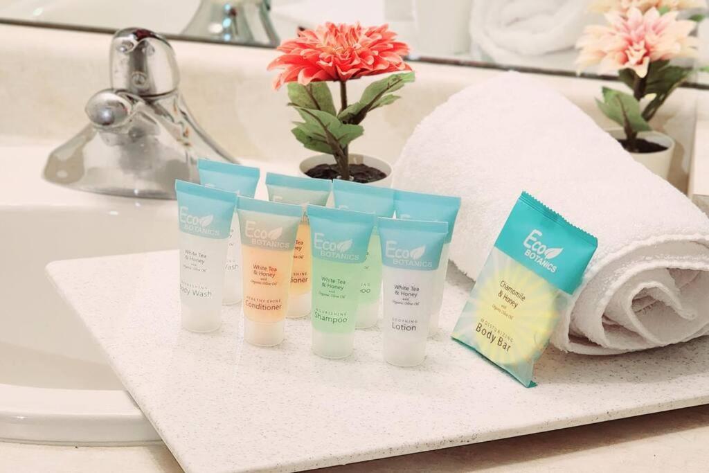 Hotel Lakeview Condo In Downtown With Free Parking.