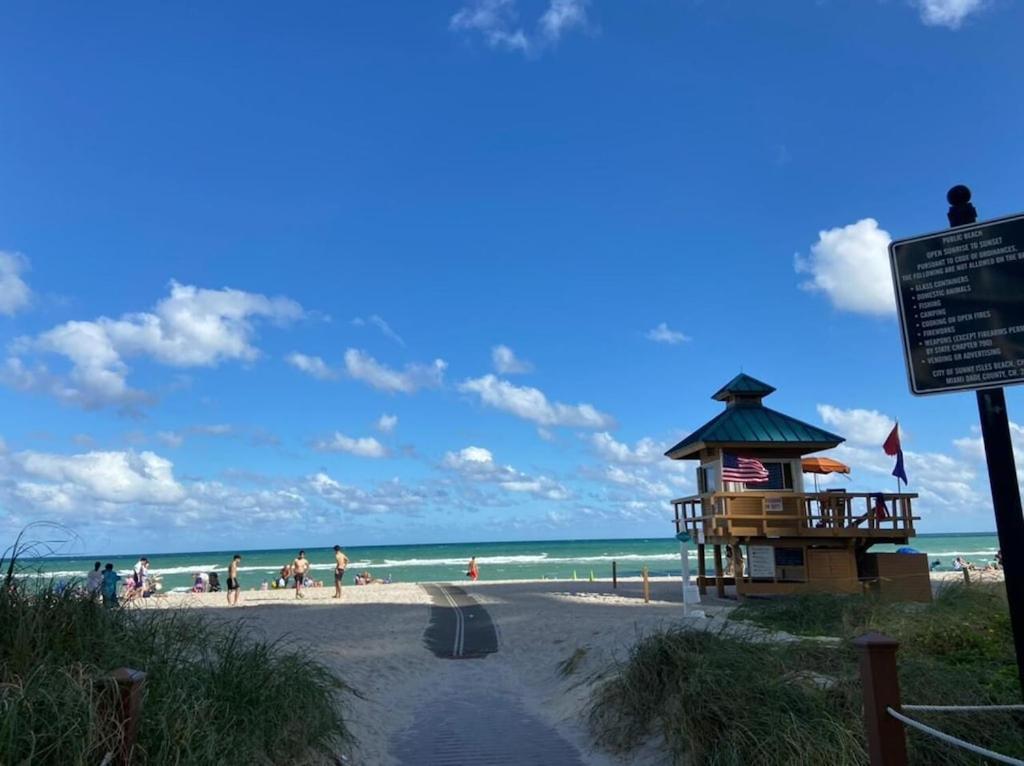 3BR Condo in Sunny Isles Beach view 5