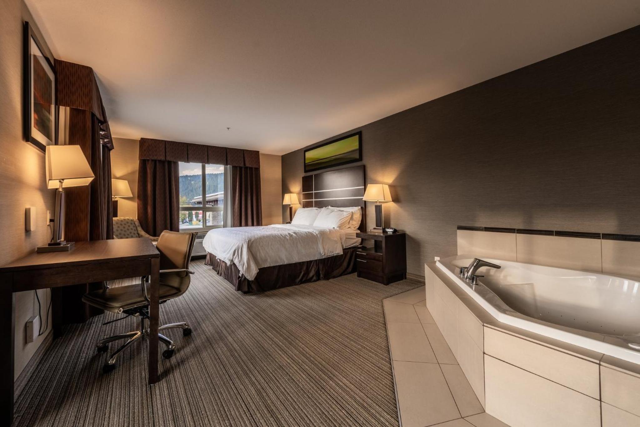 Golden Vacations - Holiday Inn Express Golden-Kicking Horse, an IHG Hotel - Property Image 46