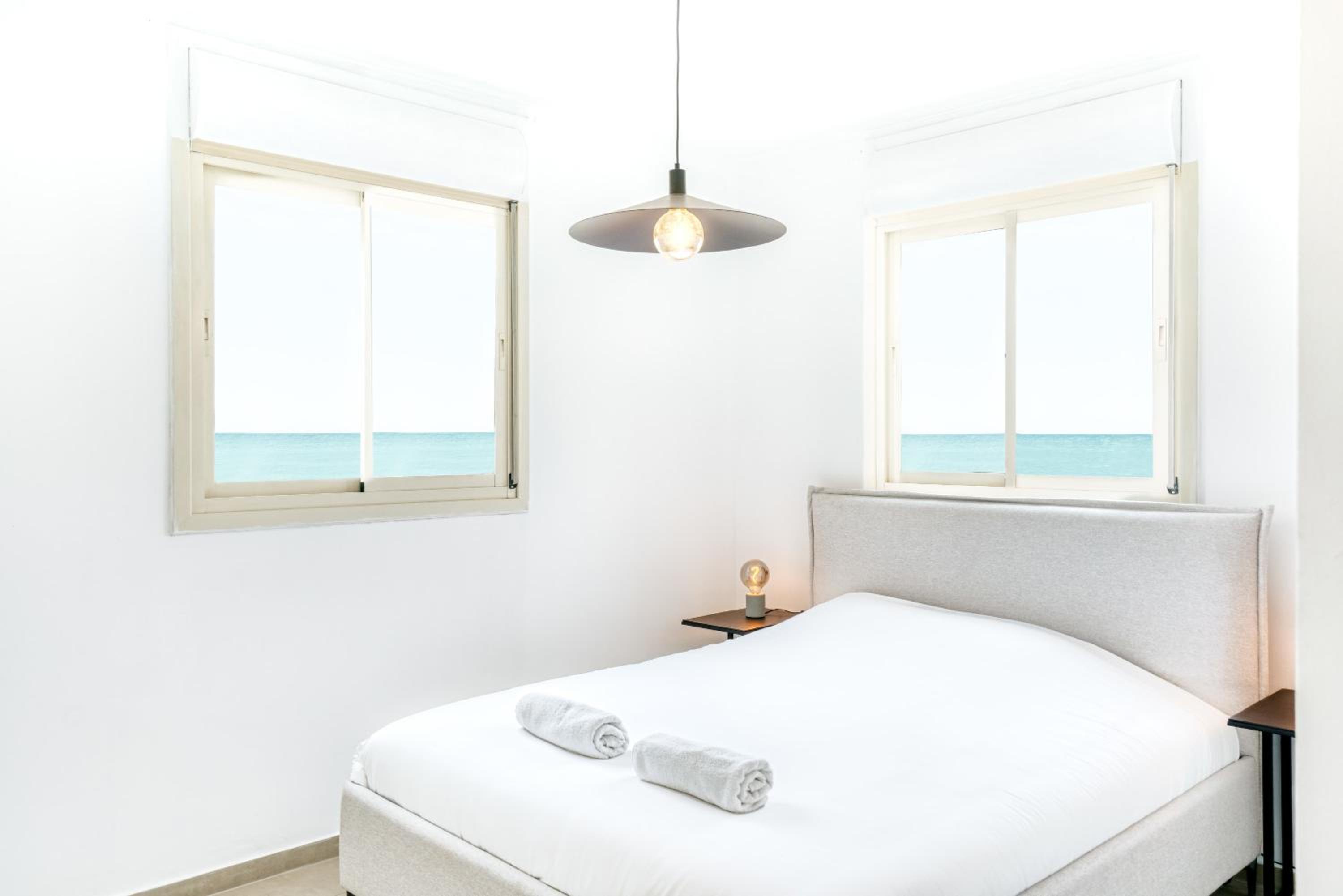 Luxury Beachfront 3BR by Airsuite view 5
