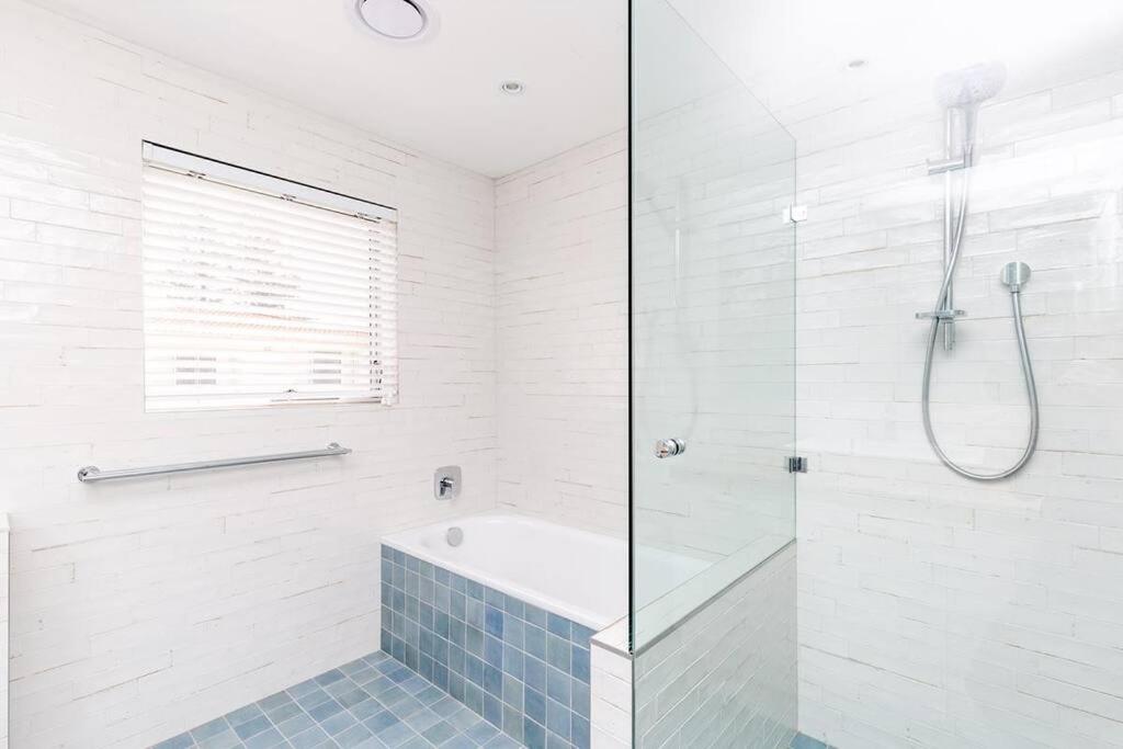 Luxe Oceanfront Penthouse! Yamba's best Suncrest 5