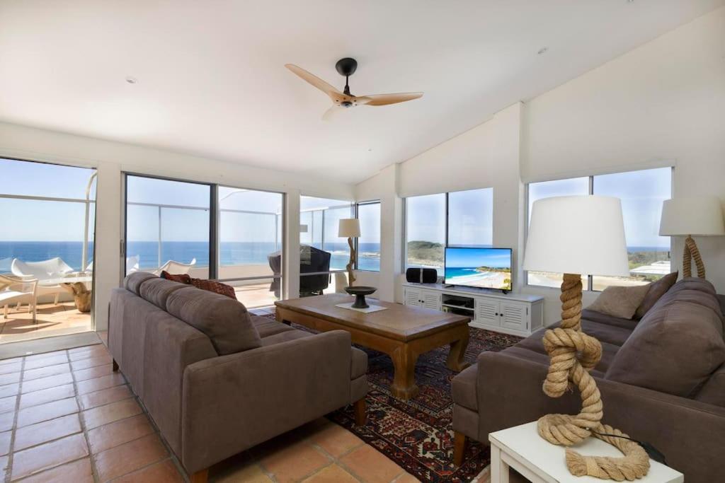 Luxe Oceanfront Penthouse! Yamba's best Suncrest 5