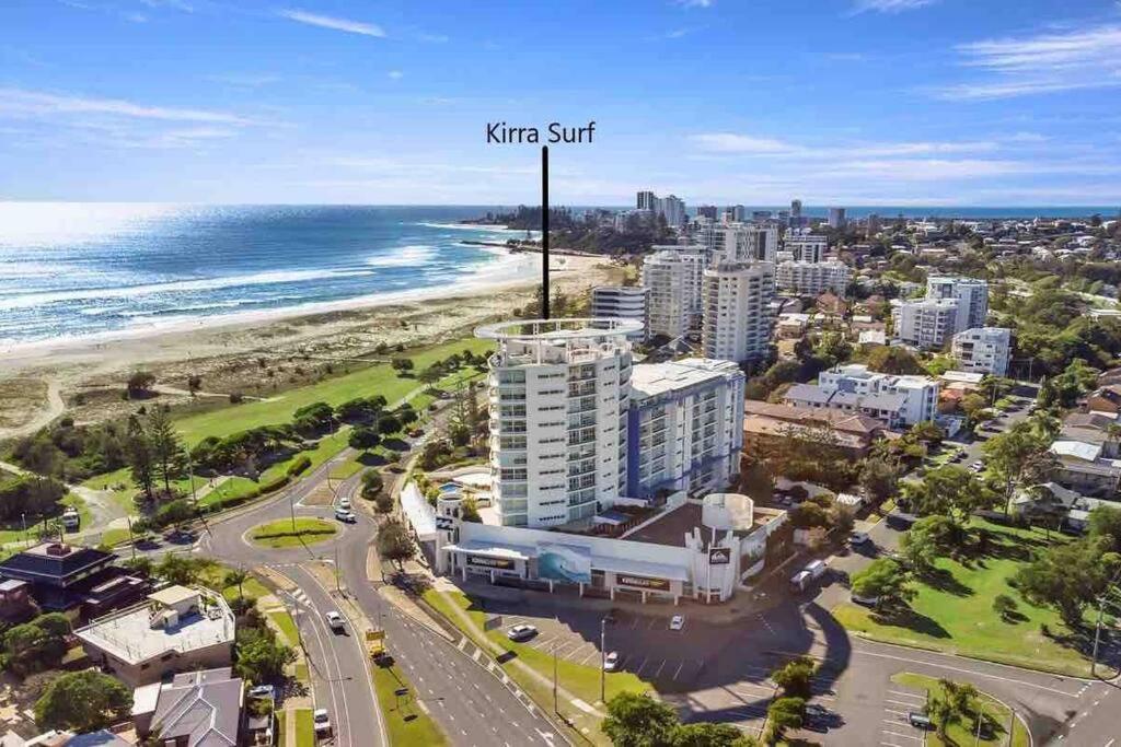 Beachfront Bliss, 3BR Kirra Oasis- Pool and Sauna