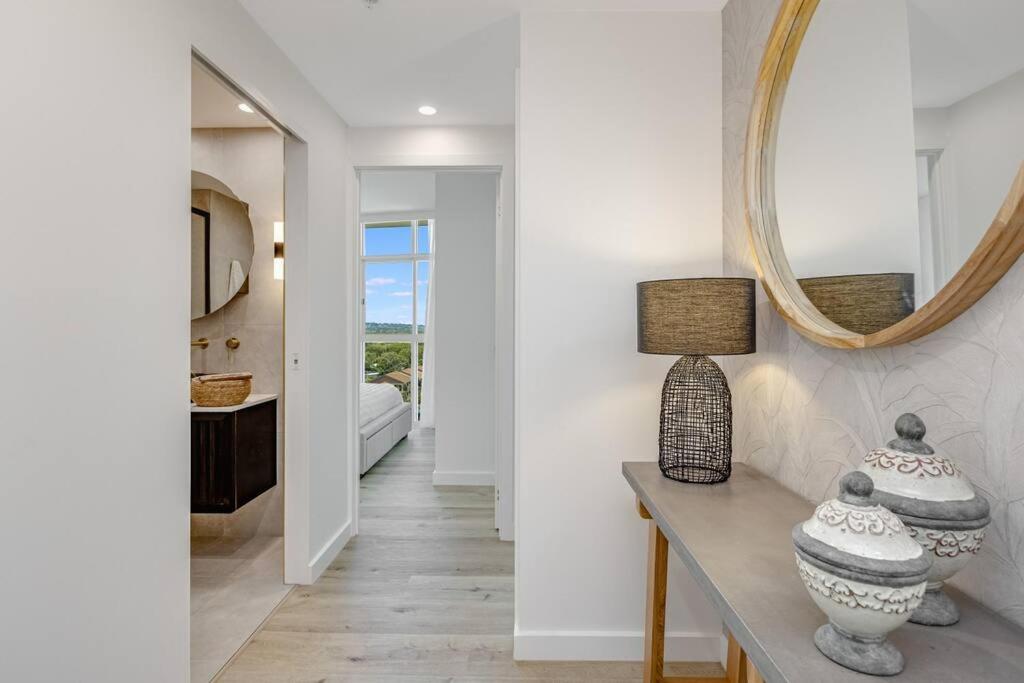 Beachfront Bliss, 3BR Kirra Oasis- Pool and Sauna