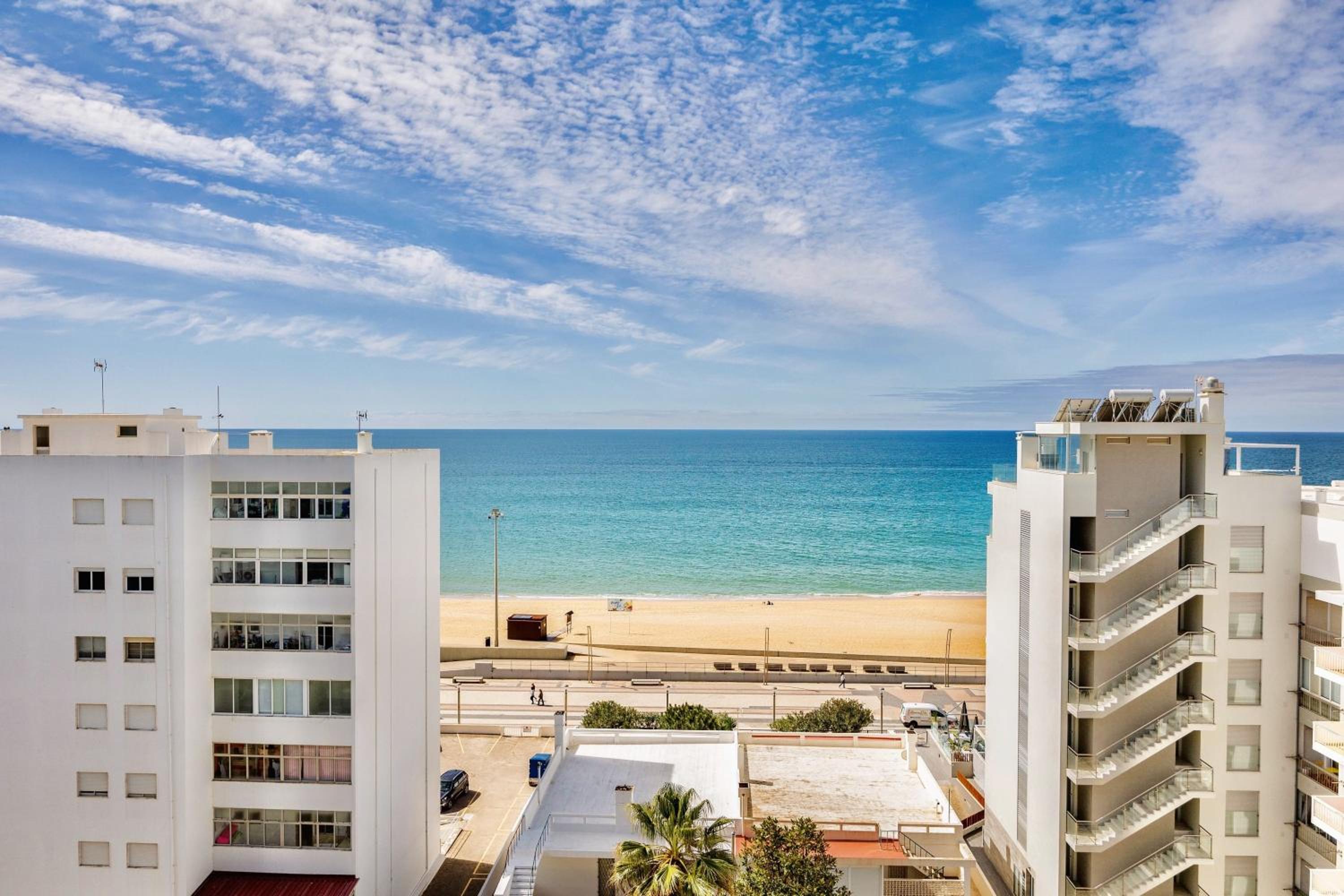 Luxurious Beachside Apartment with Pool & Seaview view 5