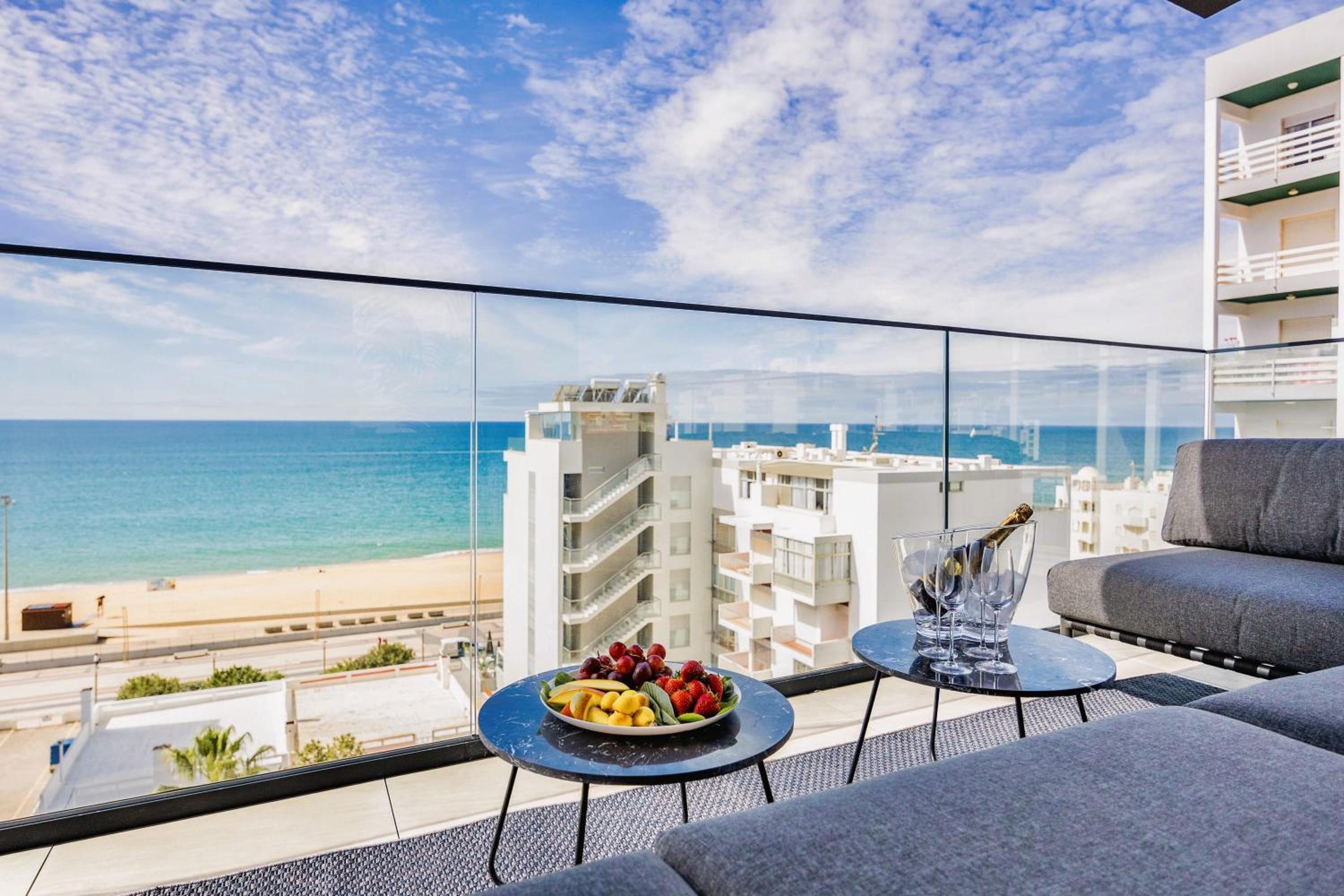 Luxurious Beachside Apartment with Pool & Seaview view 4