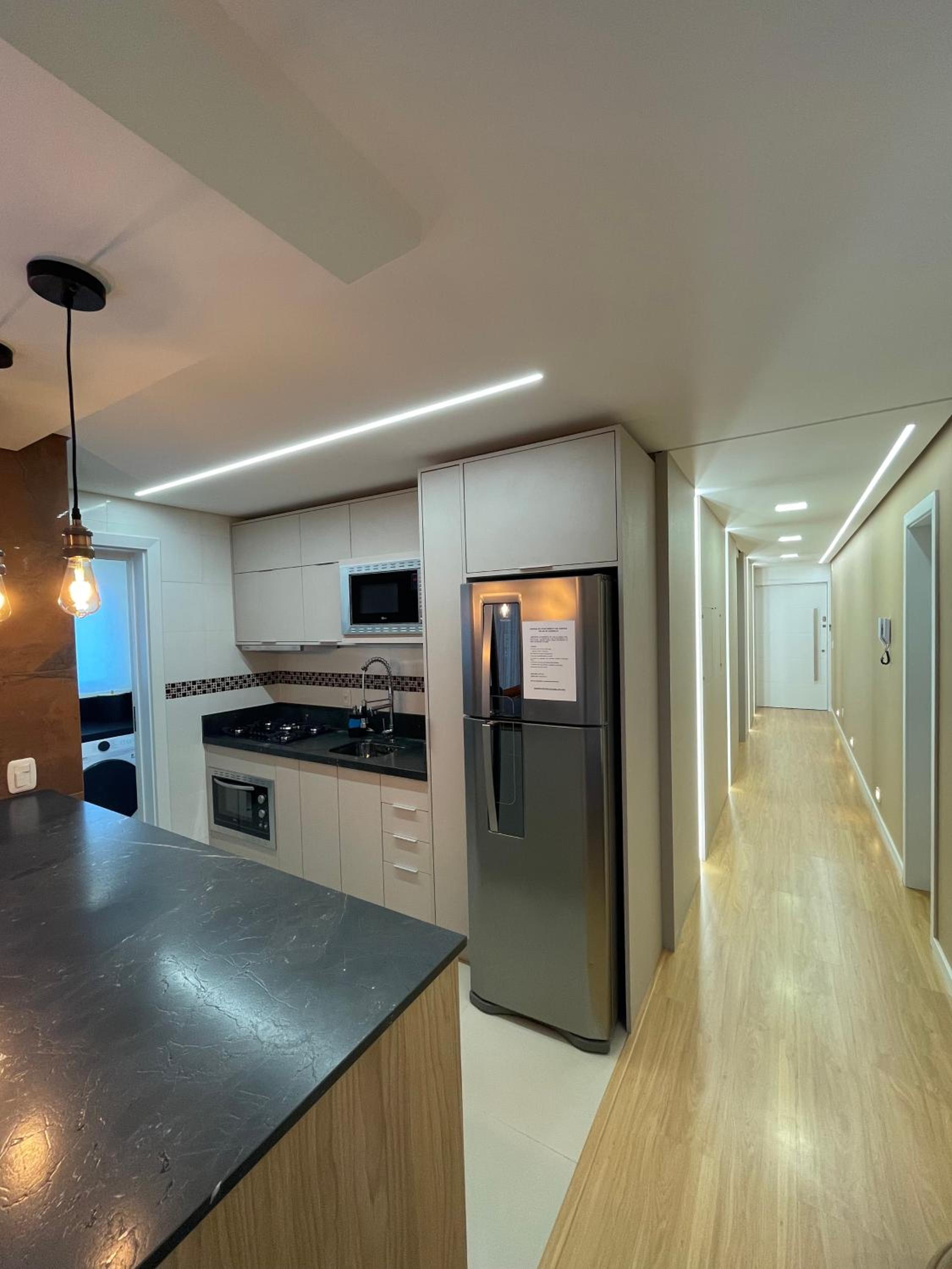 Apartamento espetacular, 2 suítes, a 30m da Rua Coberta