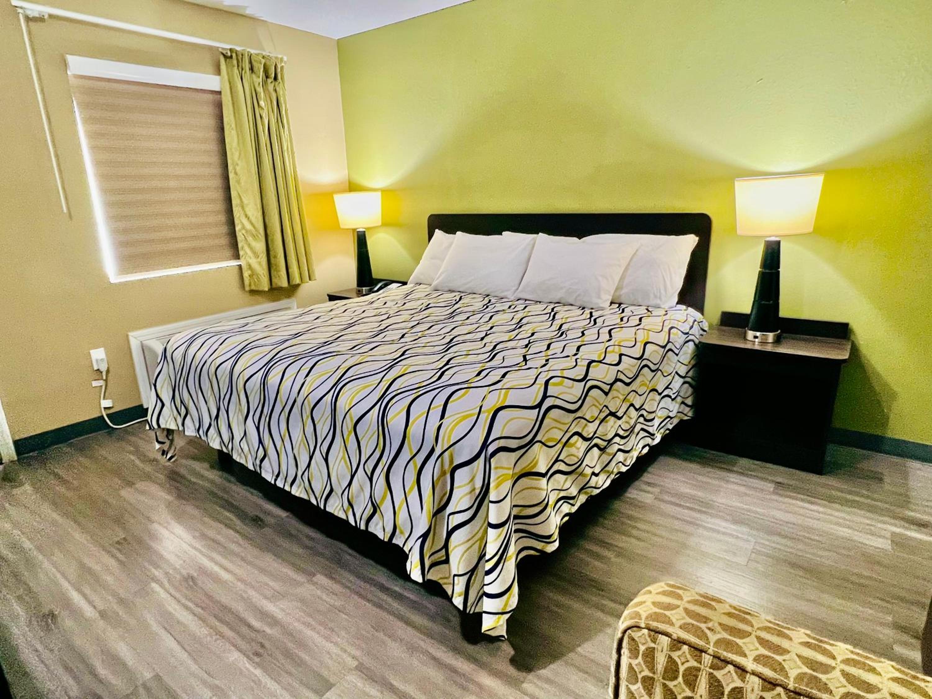 Deluxe Inn & Suites By OYO Miami OK, photo 7