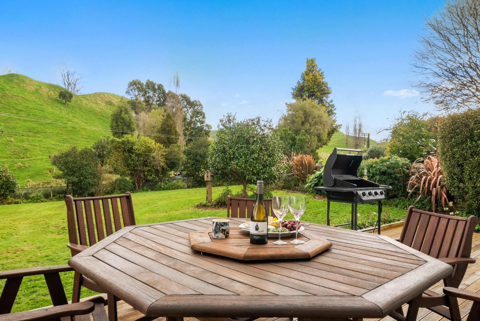 Staghead Cottage - Manawatu Holiday Home view 3