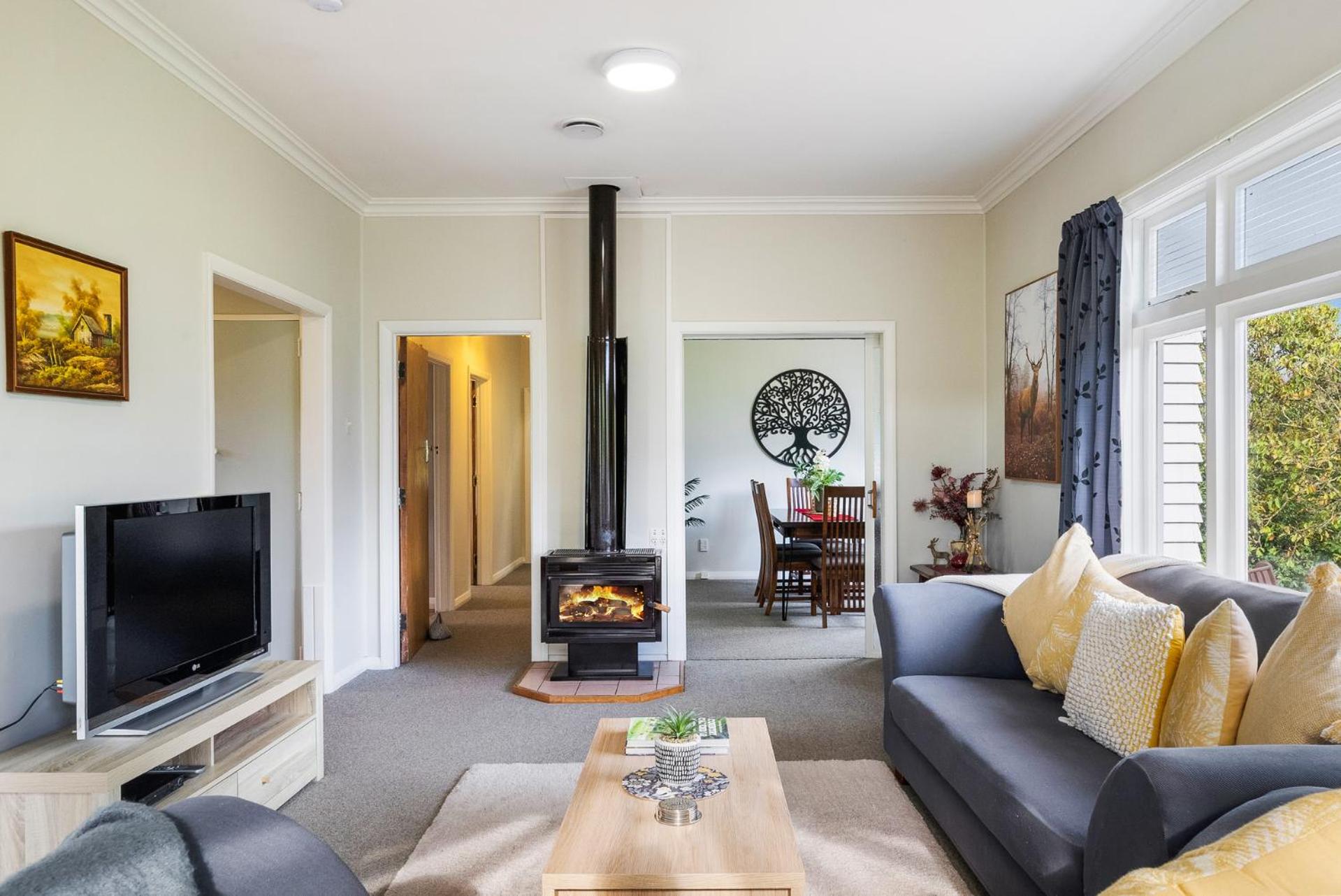 Staghead Cottage - Manawatu Holiday Home view 5