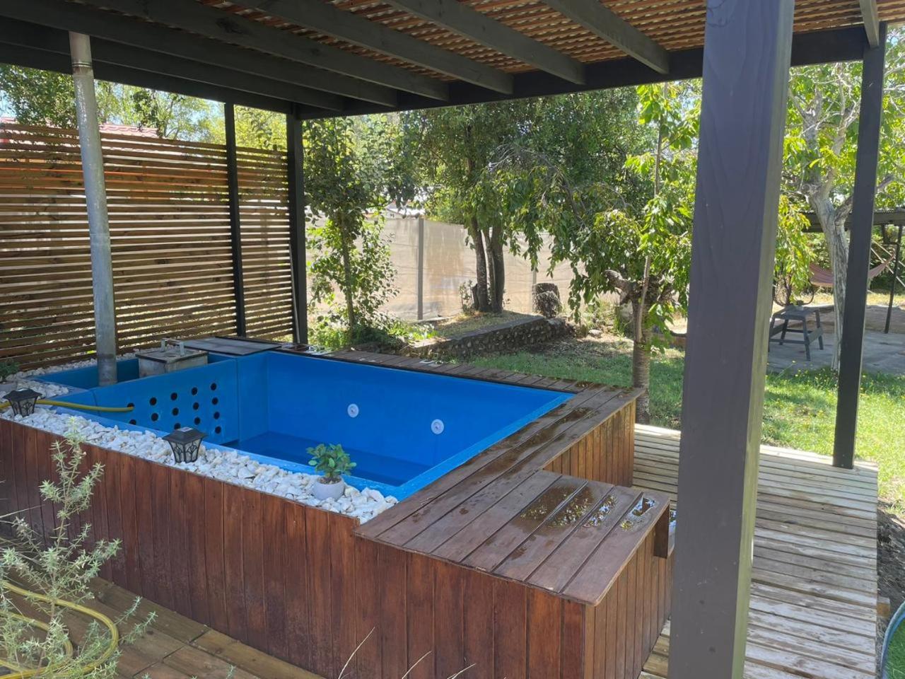 Agradable casa con Tina de agua Caliente y Piscina