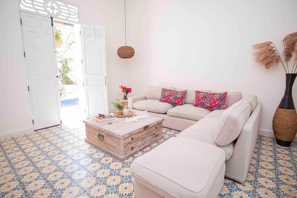Private house-swimming pool - Old Santa Marta