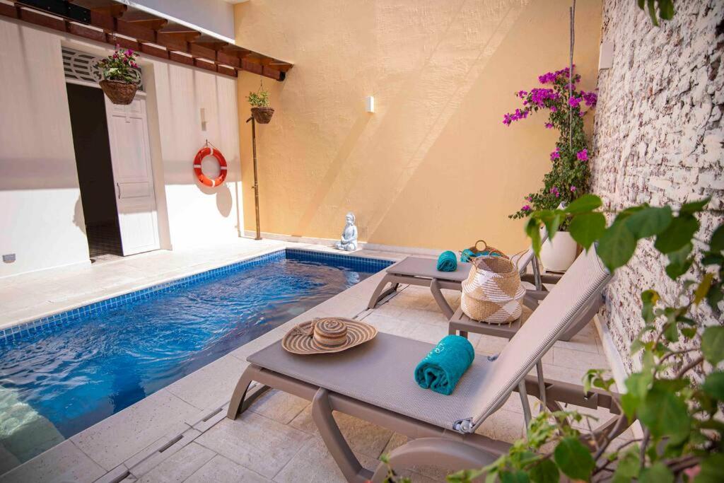 Private house-swimming pool - Old Santa Marta