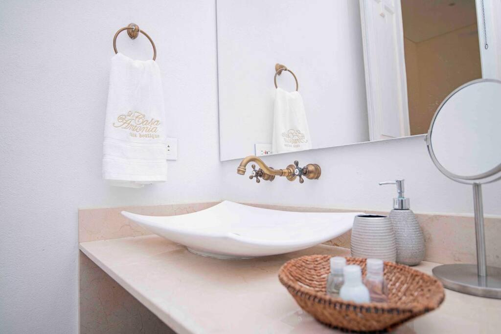 Private house-swimming pool - Old Santa Marta