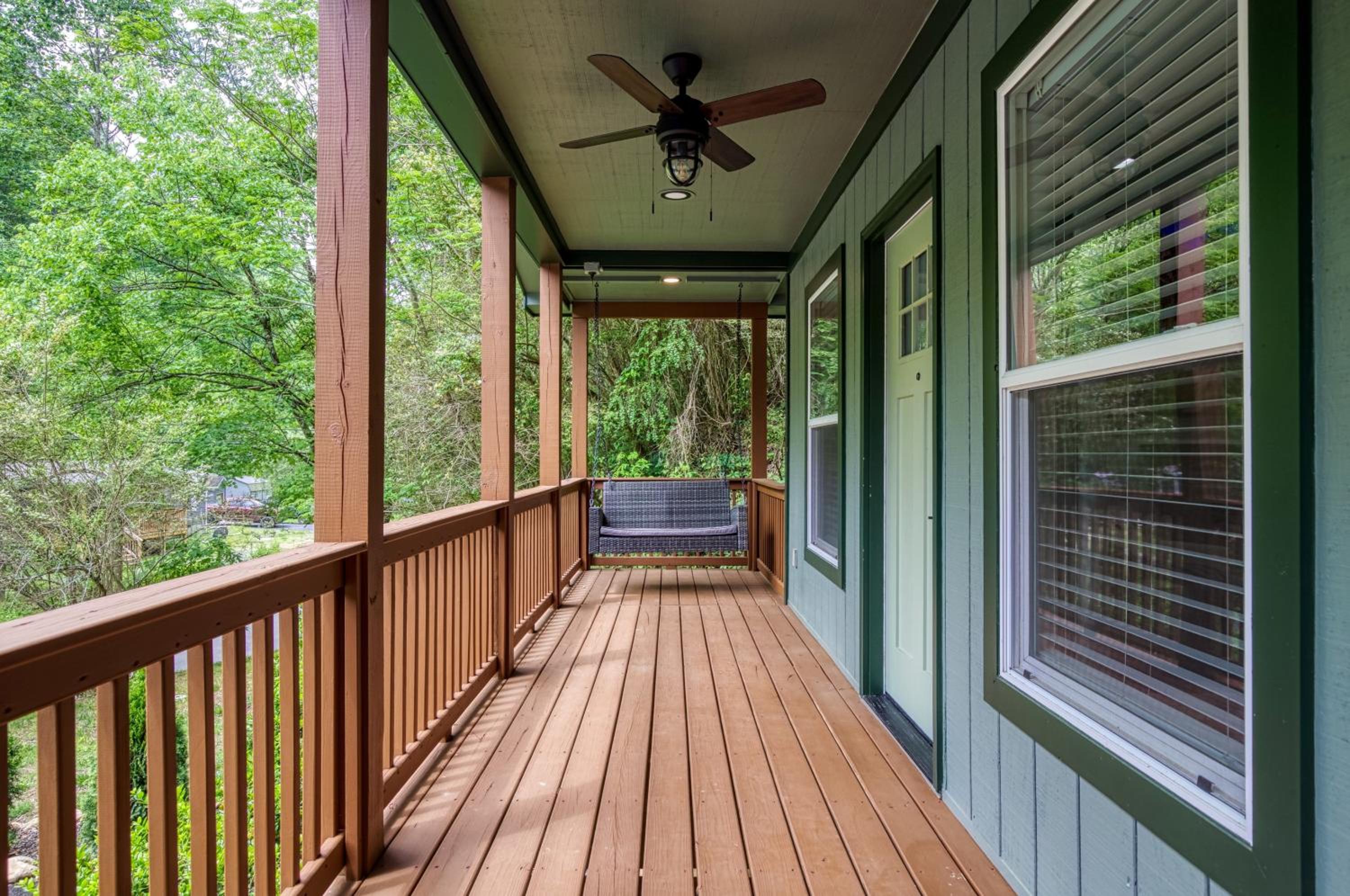 Great Location - Hot Tub - Dog Friendly view 5