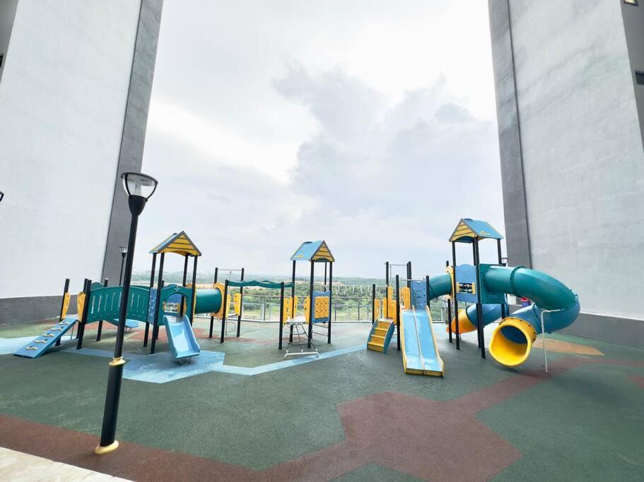 DP 6Pax Family Stylish Comfort Legoland By STAY photo 4