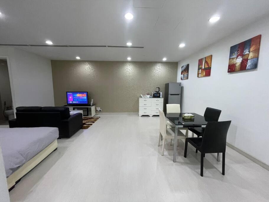 Binjai 8 Premium Soho, KLCC, nearby LRT by EC