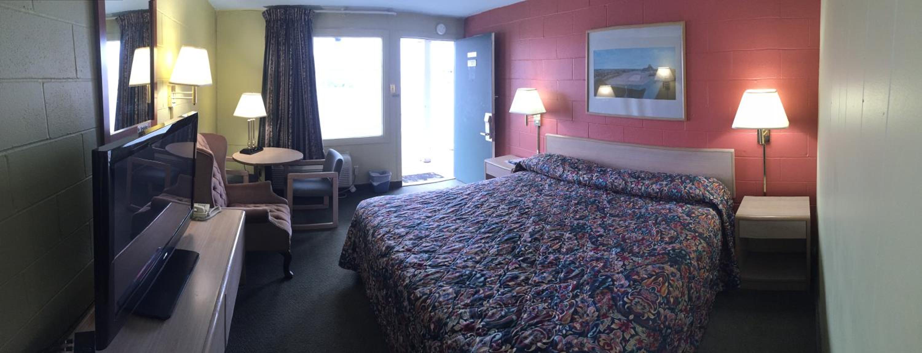 Super 7 Inn