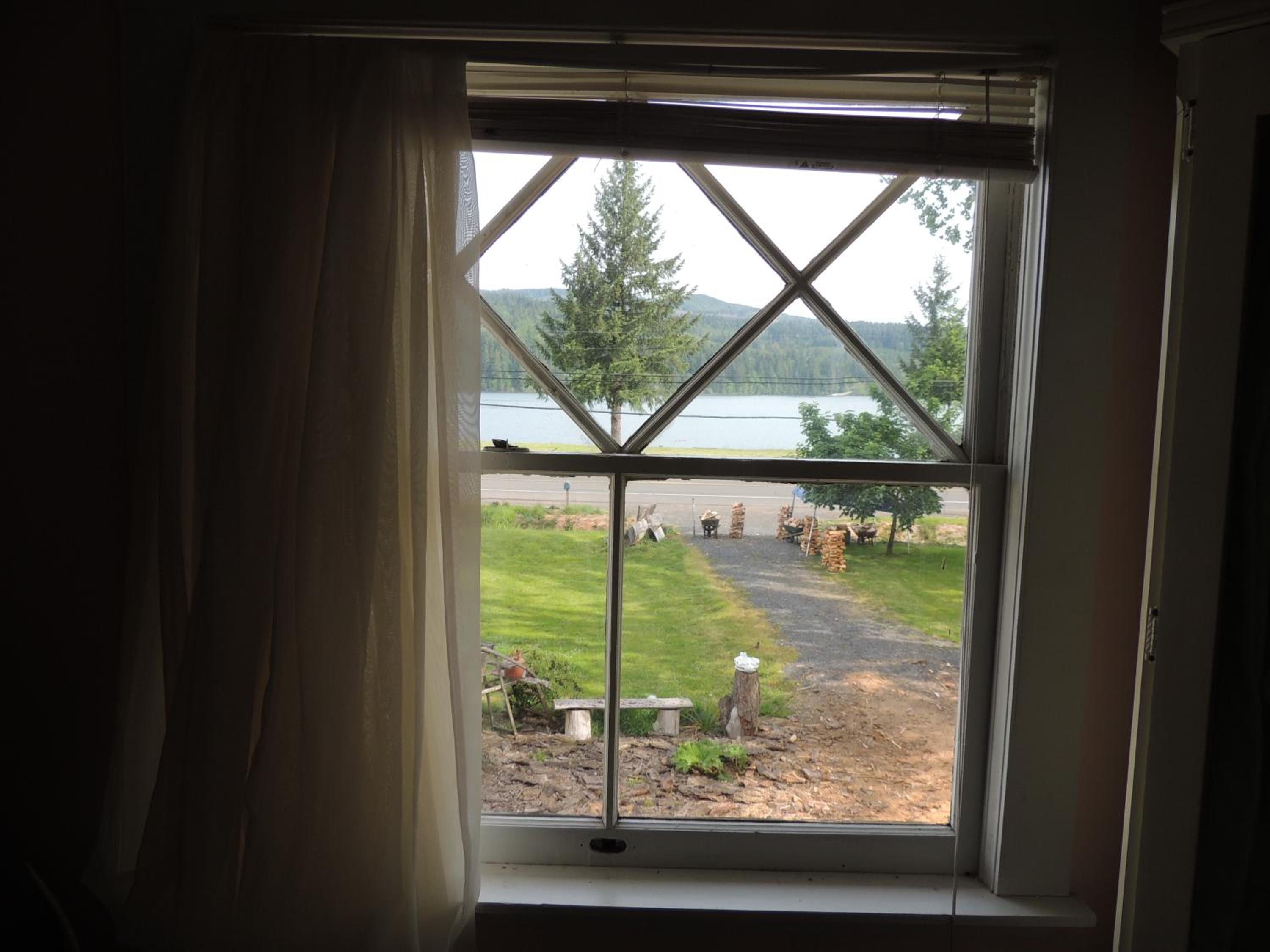 Foster Lake Inn
