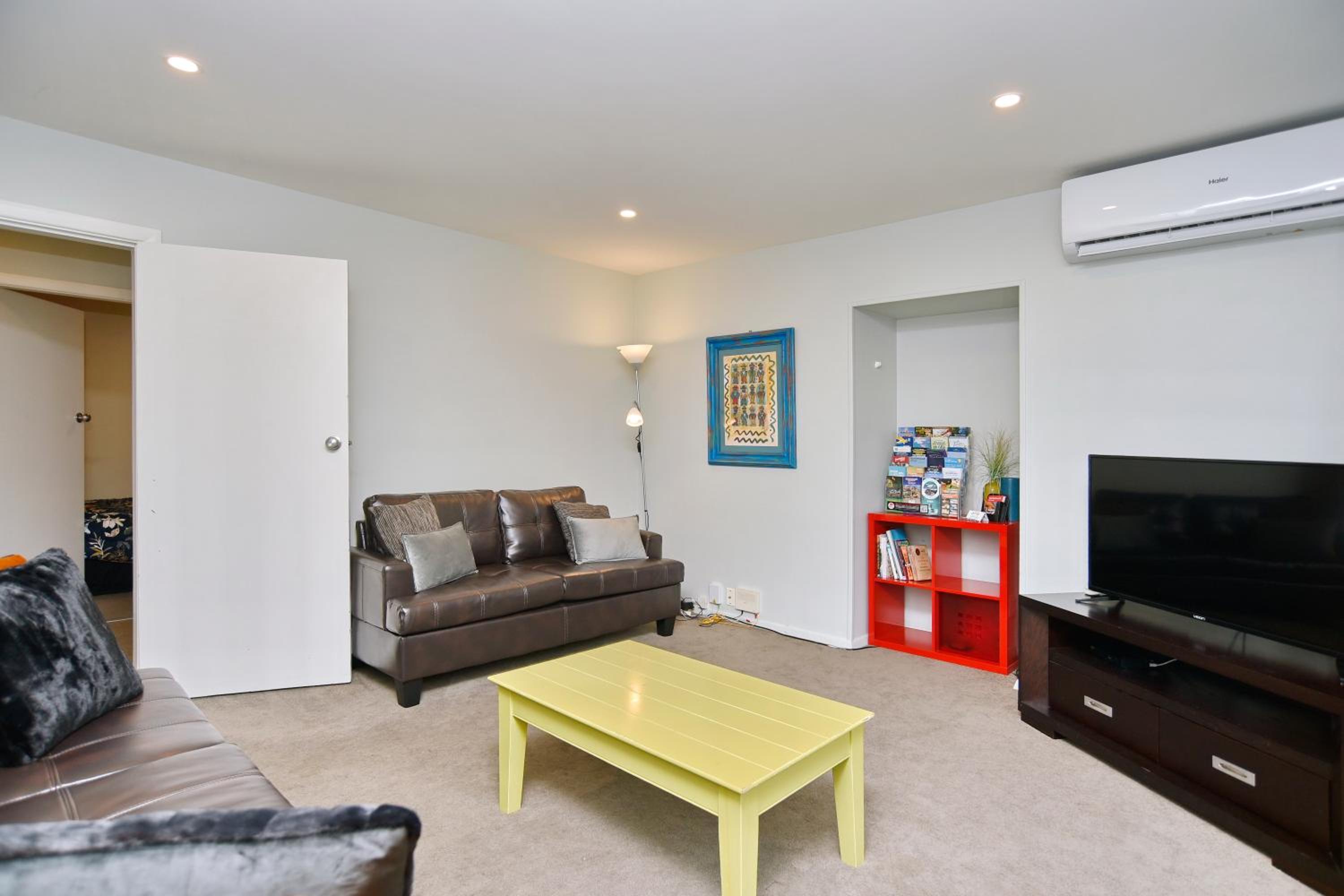Charlesworth Villa - Christchurch Holiday Homes