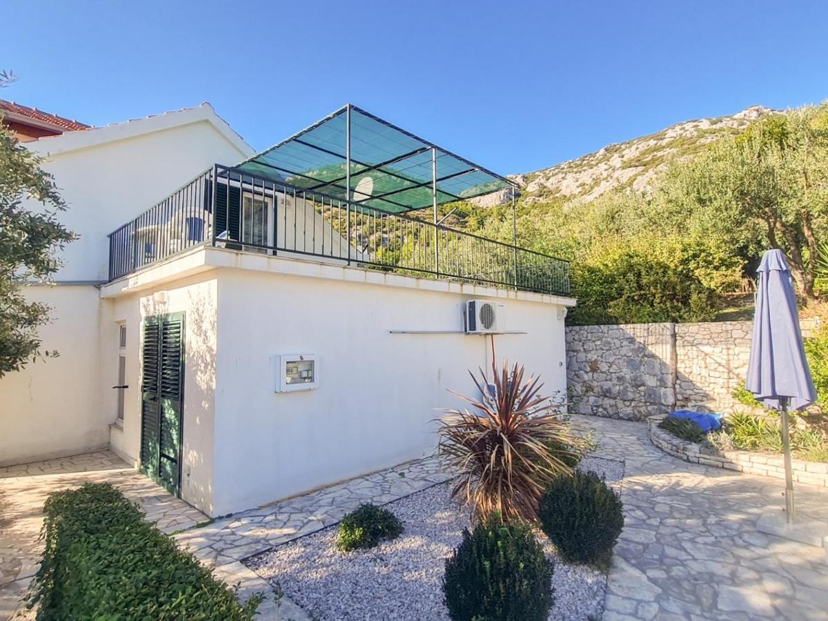 Villa Anita - with pool view 2