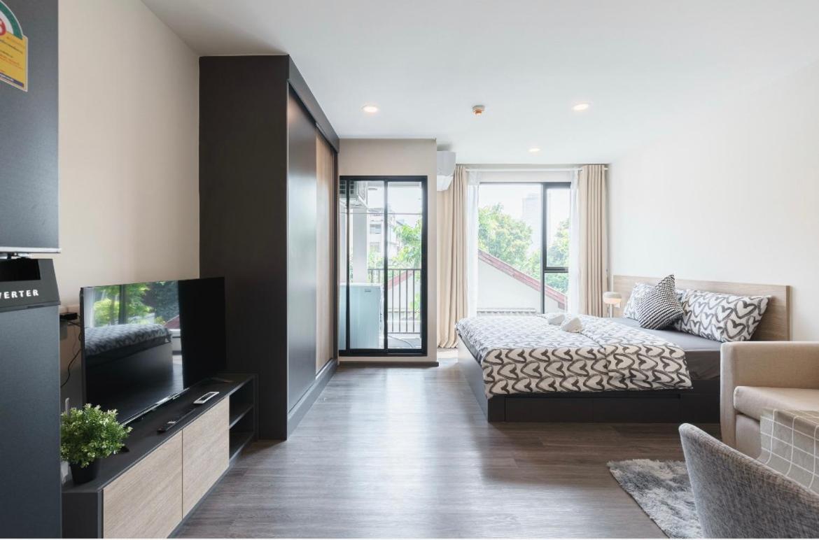 Sathon-Charoen Nakhon Condo