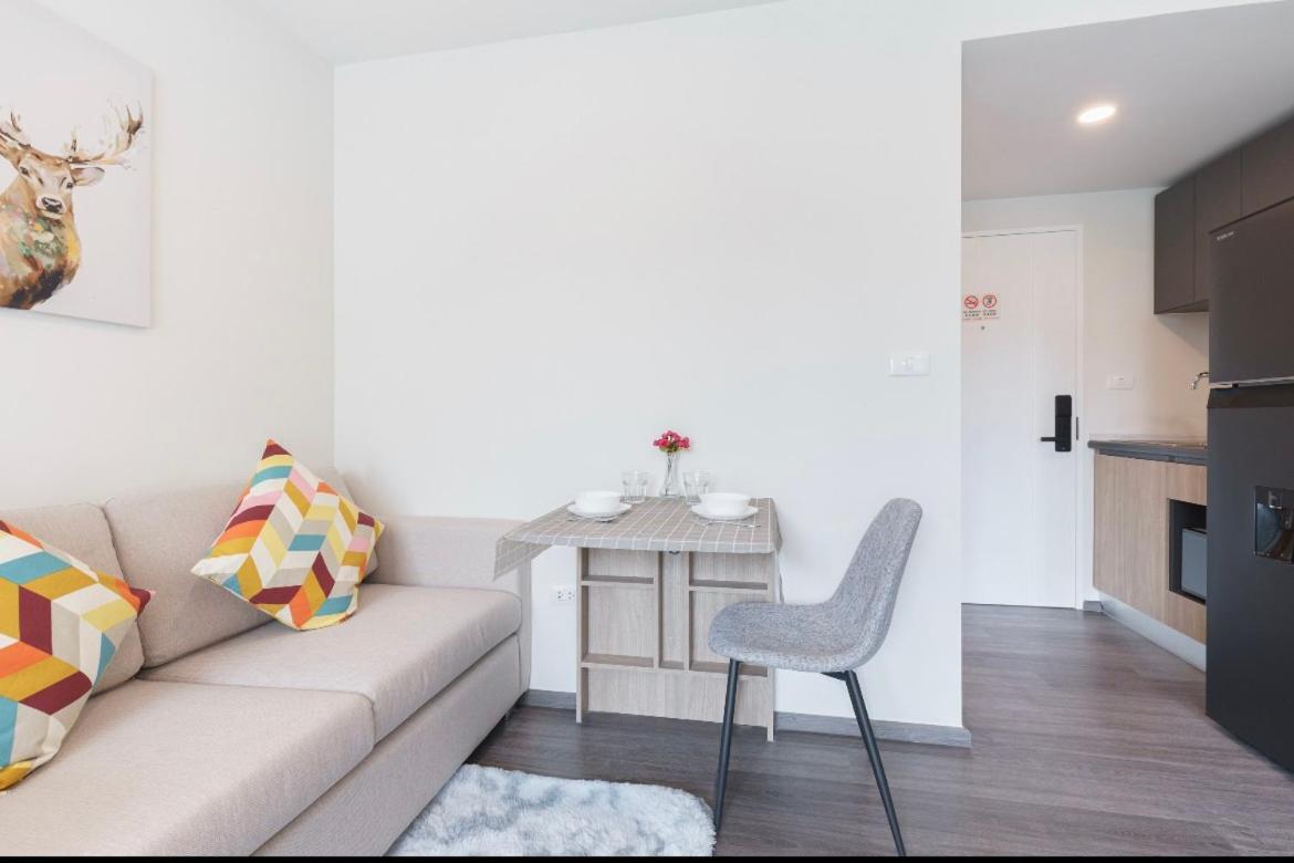 Sathon-Charoen Nakhon Condo