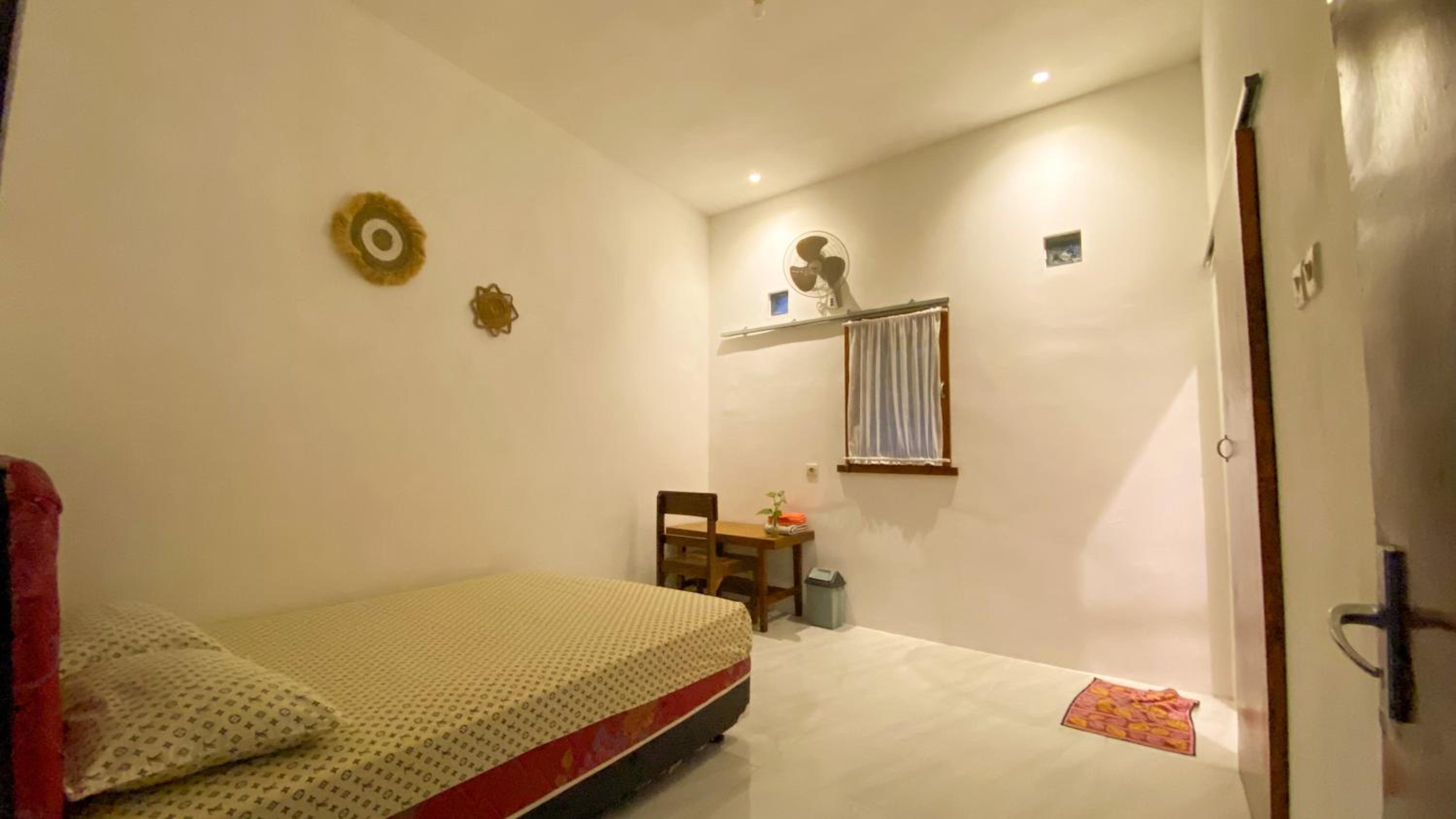 Nitha Homestay Near Train Station