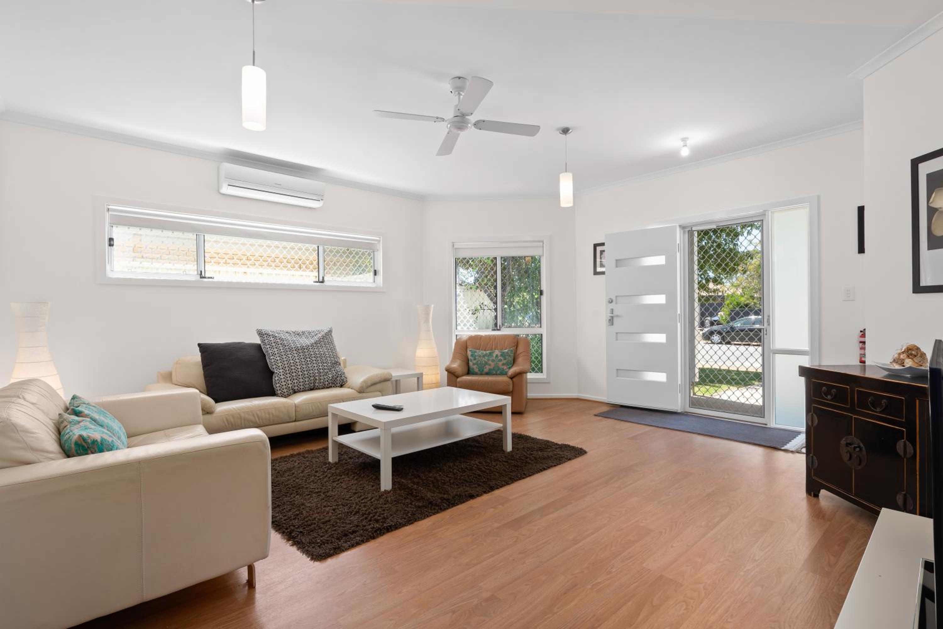 Chloe's Place - Aldinga Beach - C21 SouthCoast Holidays