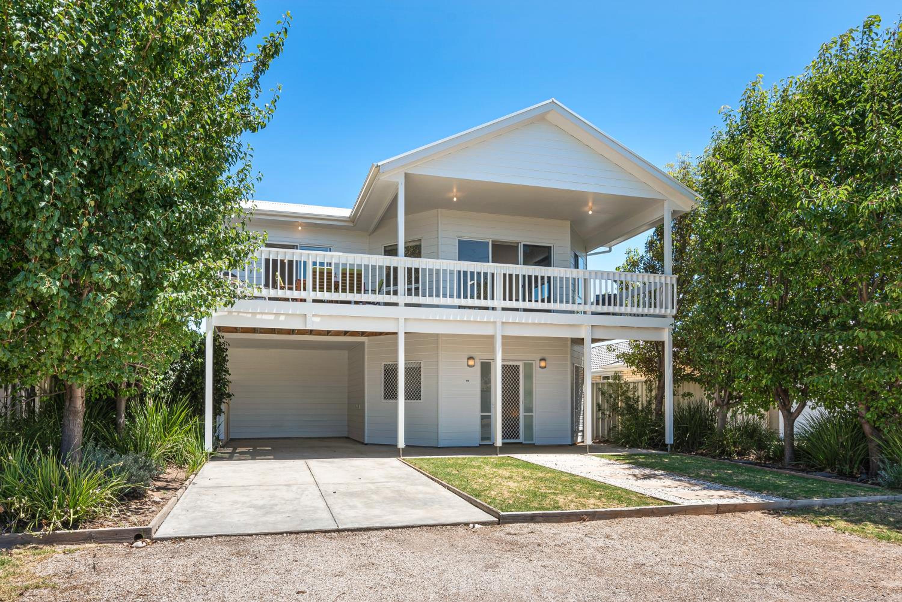 Chloe's Place - Aldinga Beach - C21 SouthCoast Holidays
