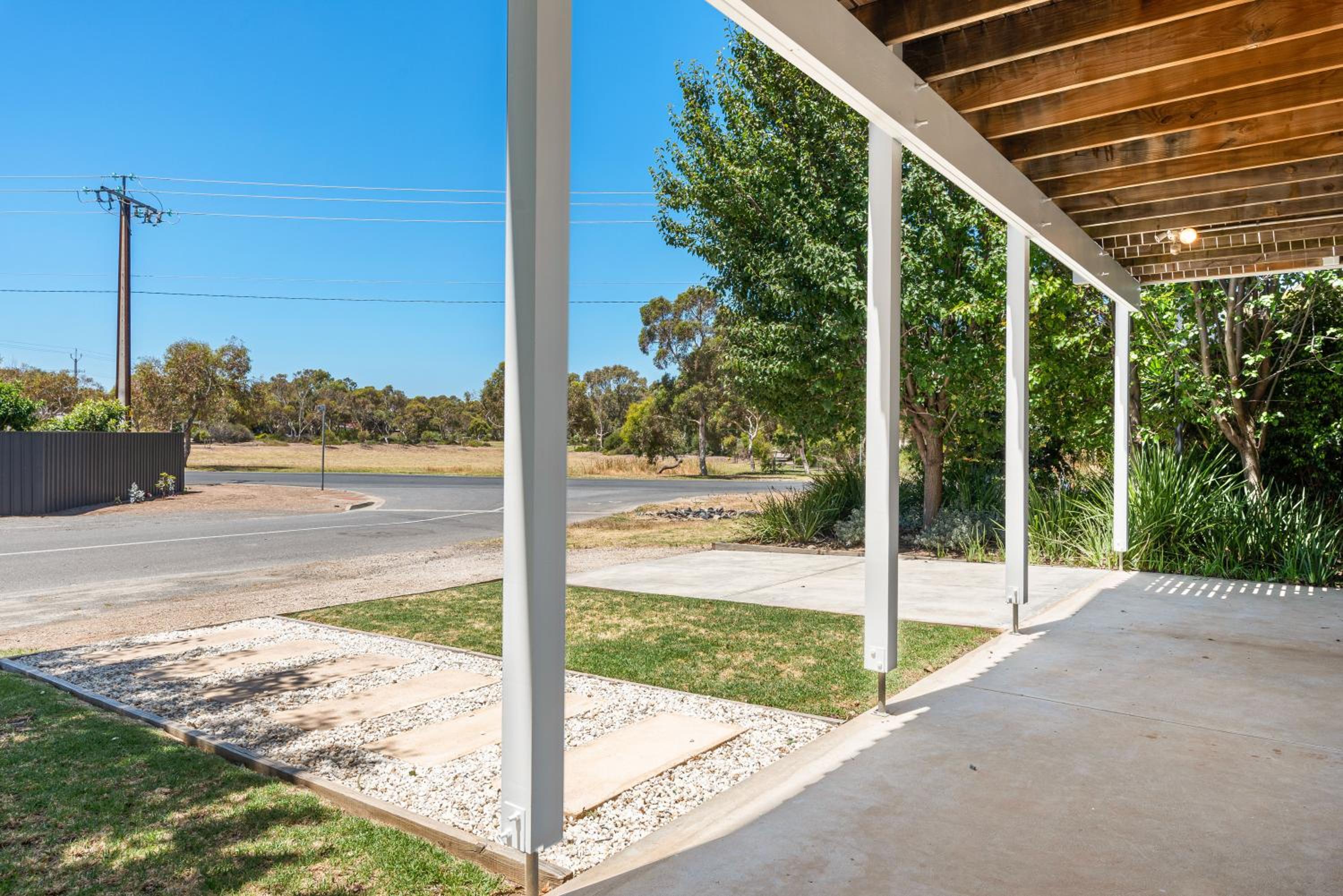 Chloe's Place - Aldinga Beach - C21 SouthCoast Holidays