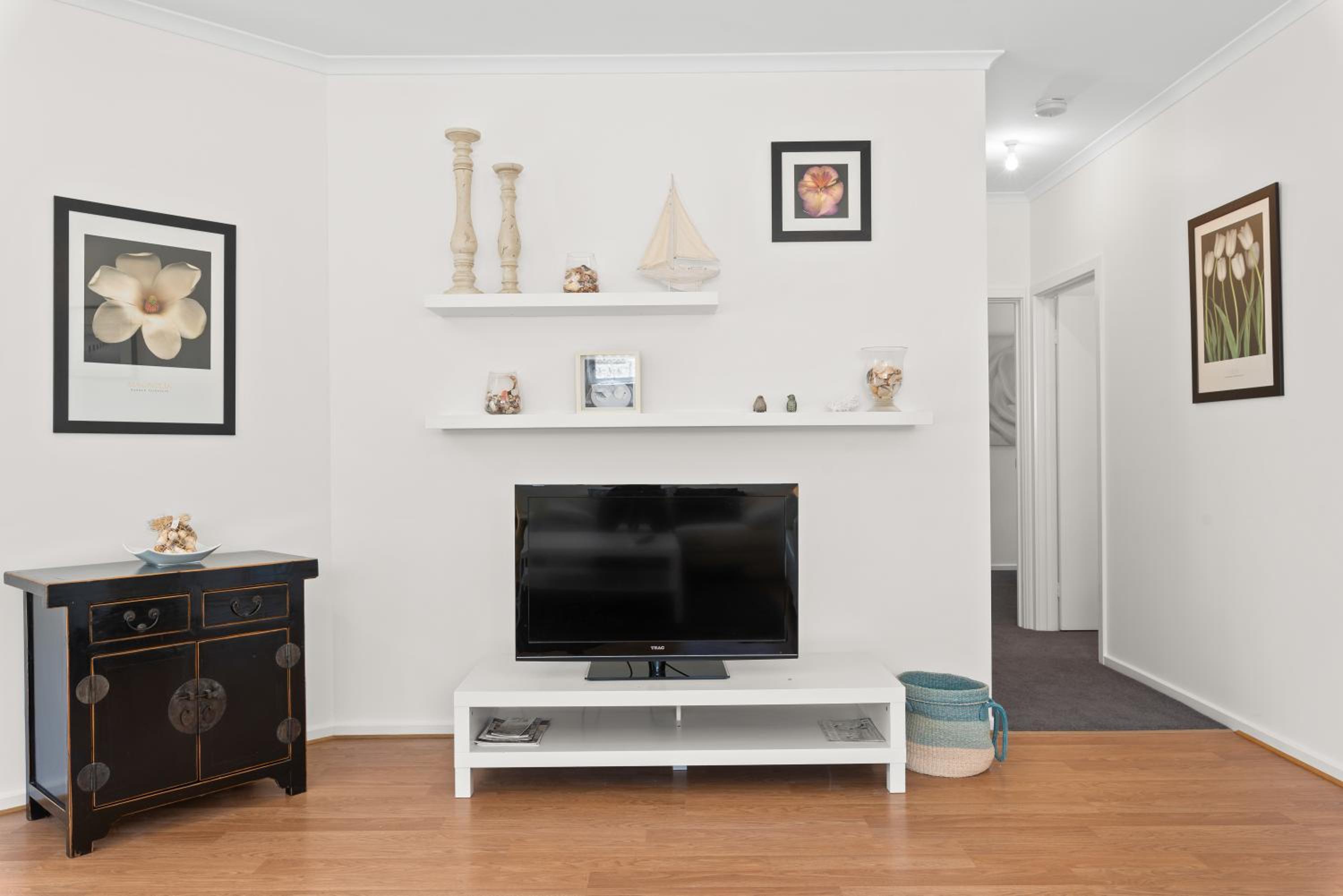 Chloe's Place - Aldinga Beach - C21 SouthCoast Holidays