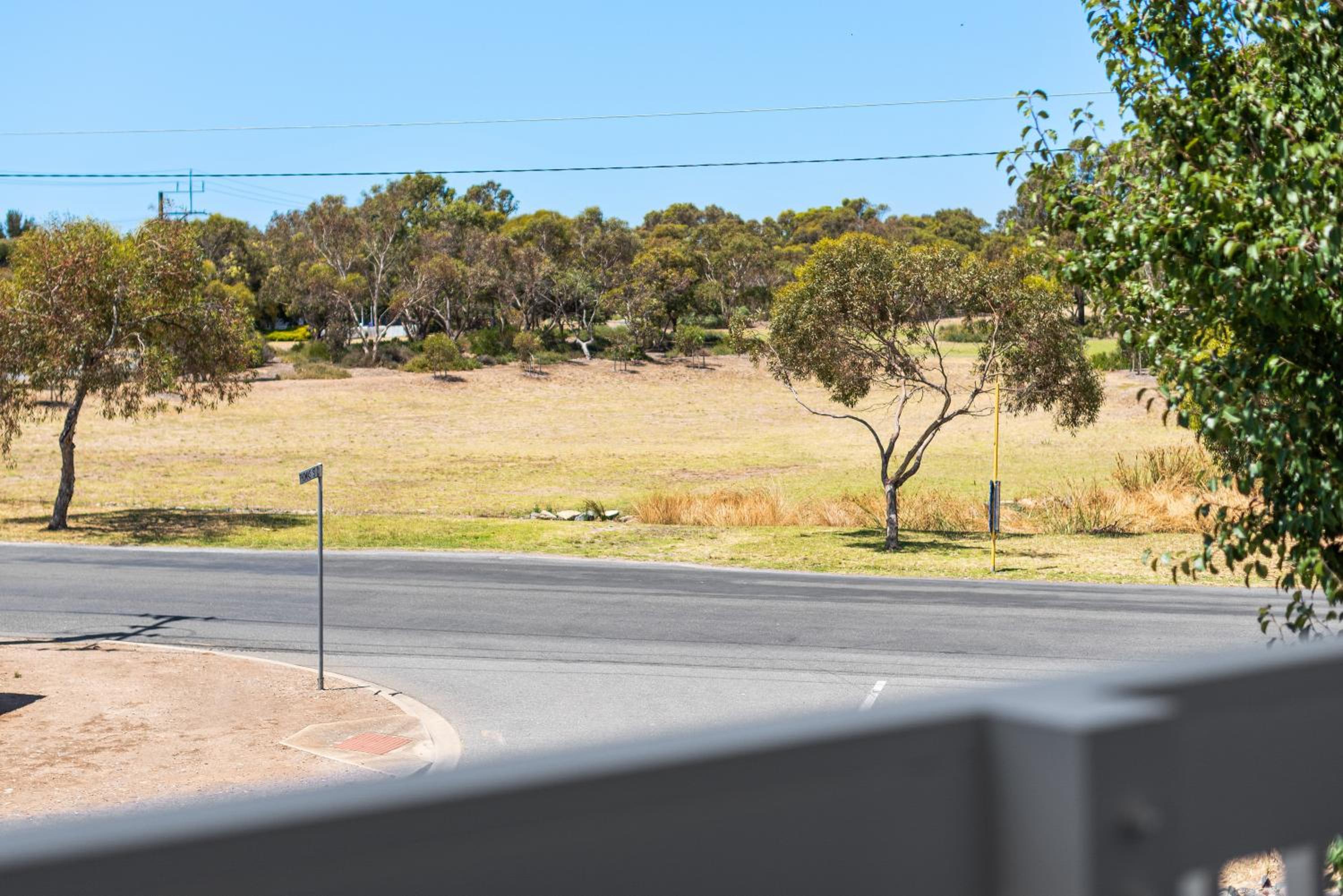Chloe's Place - Aldinga Beach - C21 SouthCoast Holidays