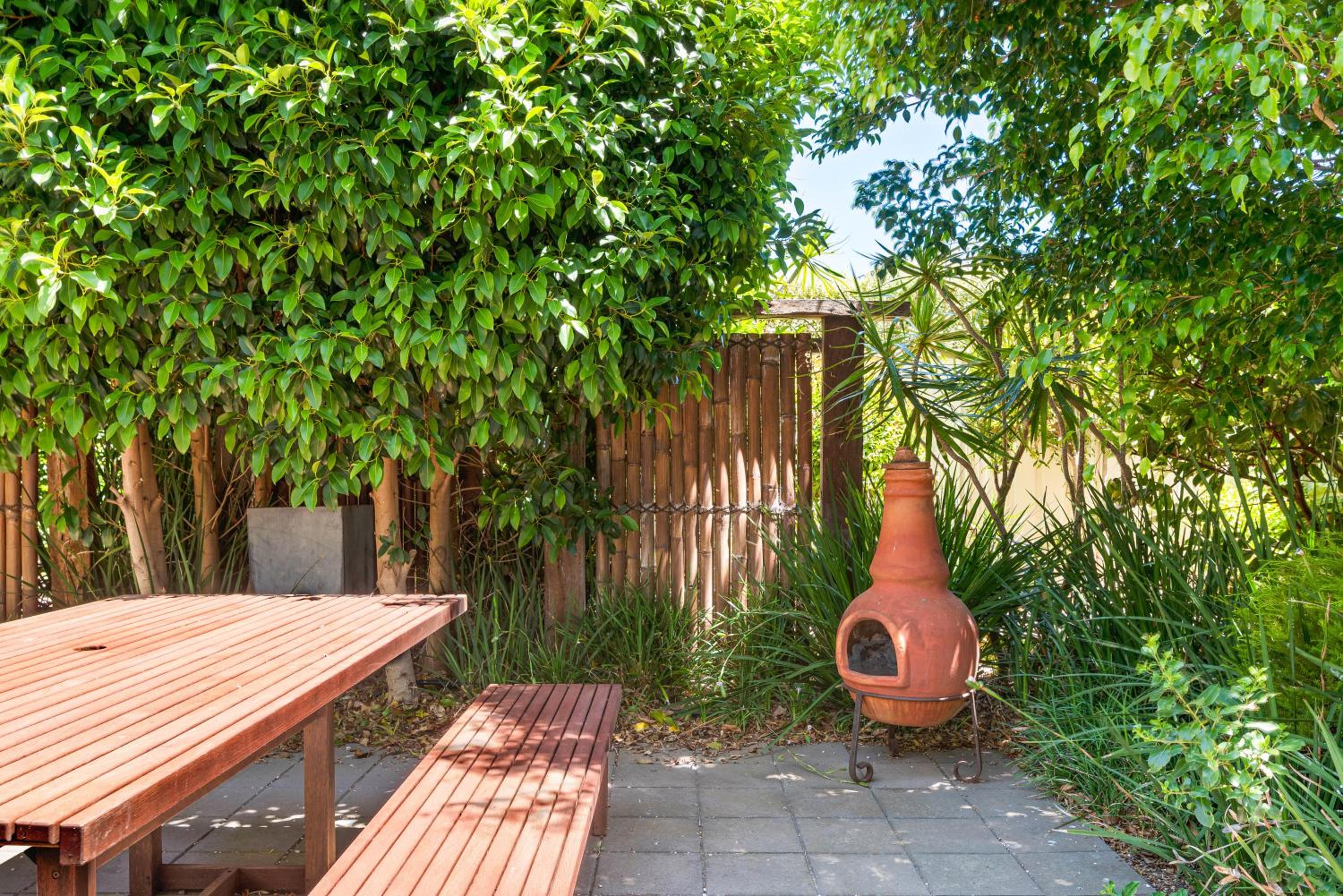 Chloe's Place - Aldinga Beach - C21 SouthCoast Holidays