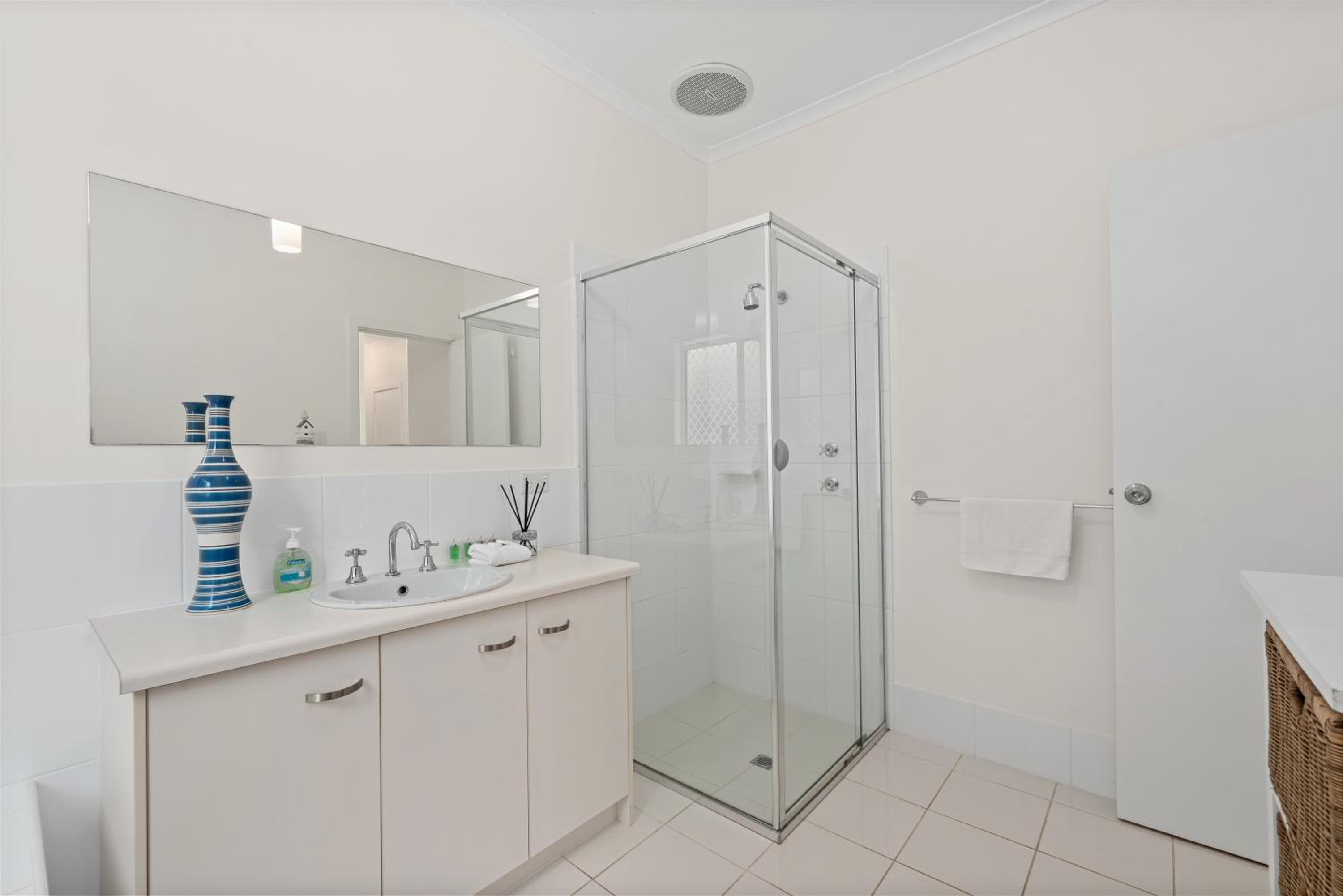 Chloe's Place - Aldinga Beach - C21 SouthCoast Holidays
