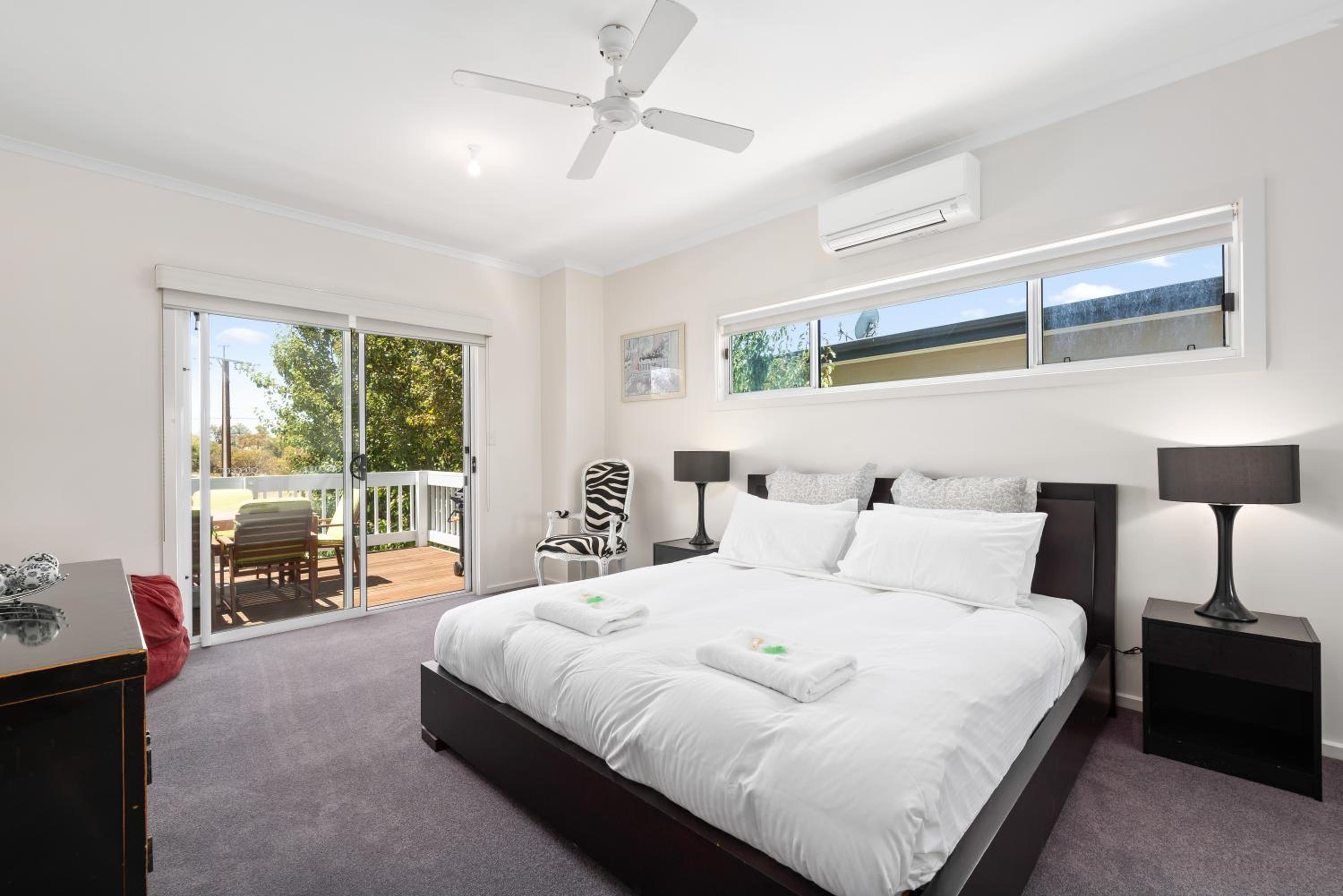 Chloe's Place - Aldinga Beach - C21 SouthCoast Holidays