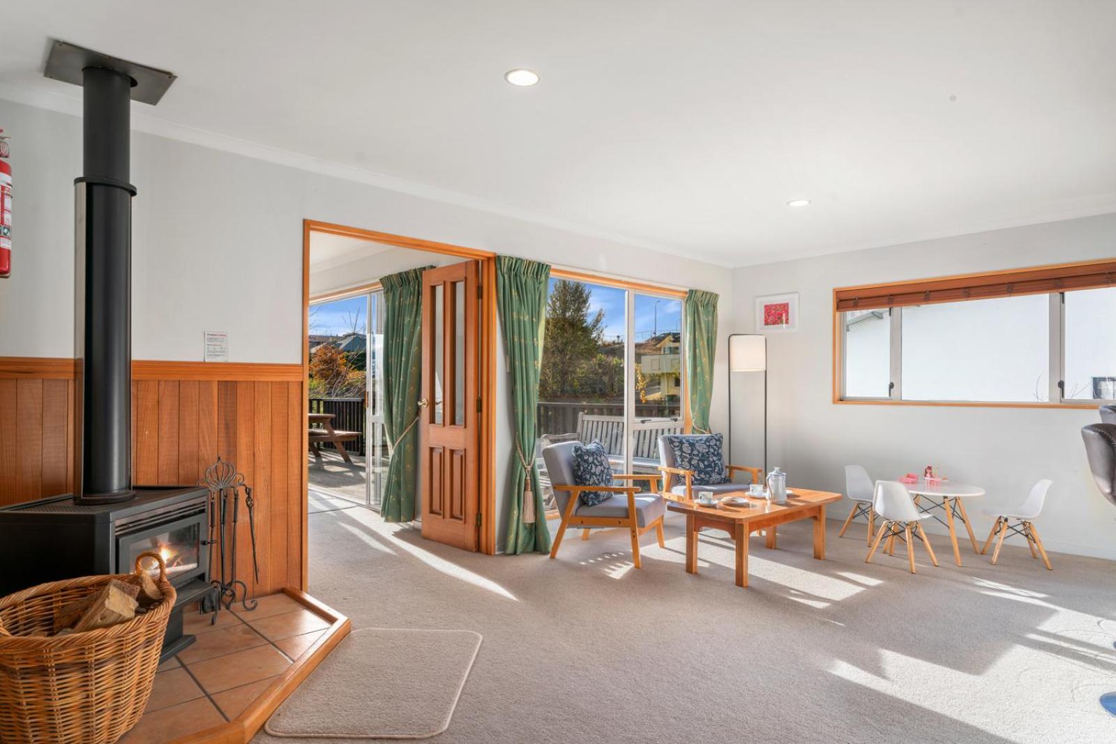 Scaife Place Lodge - Wanaka Holiday Home view 3