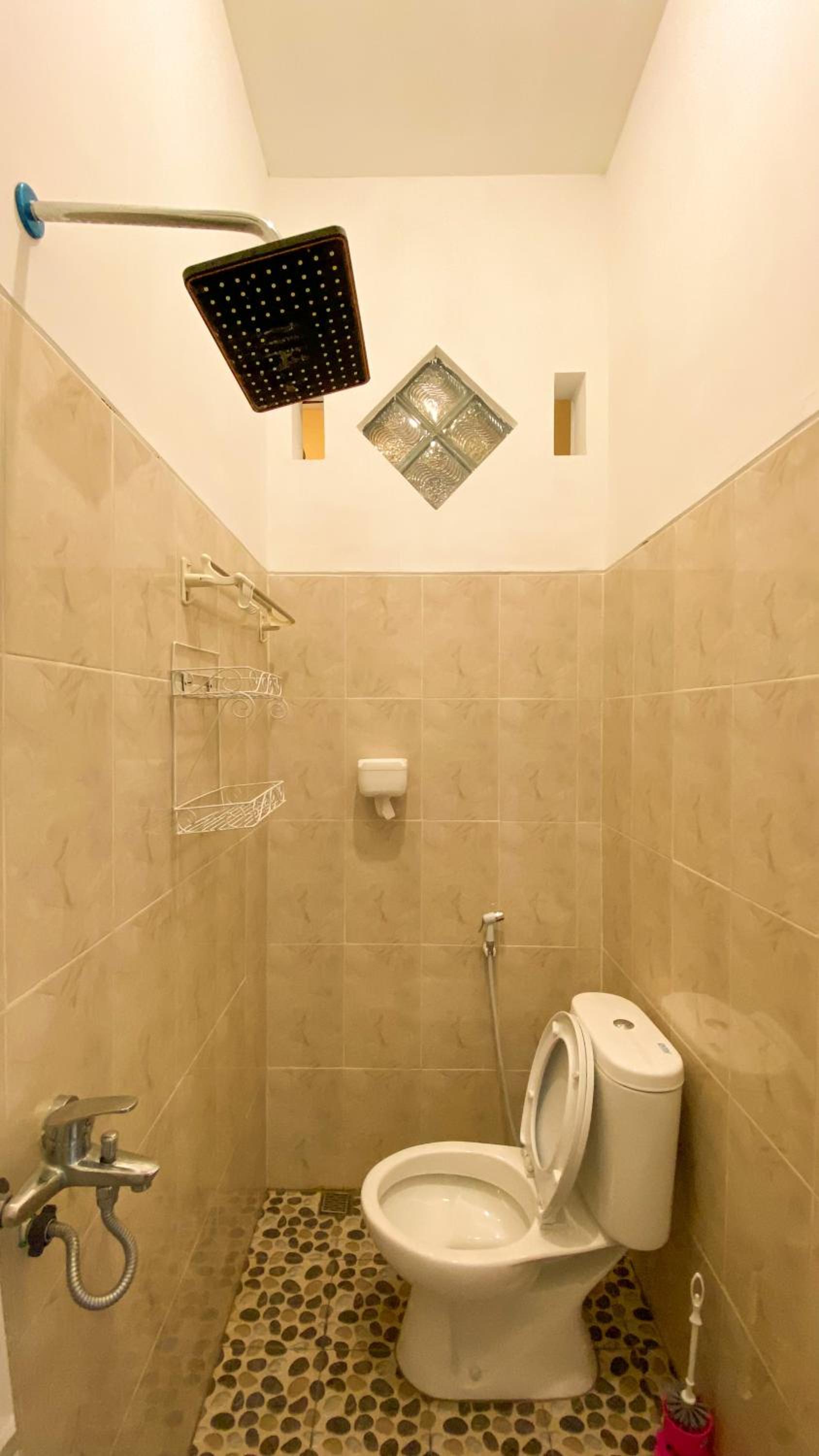 Nitha Homestay Near Train Station
