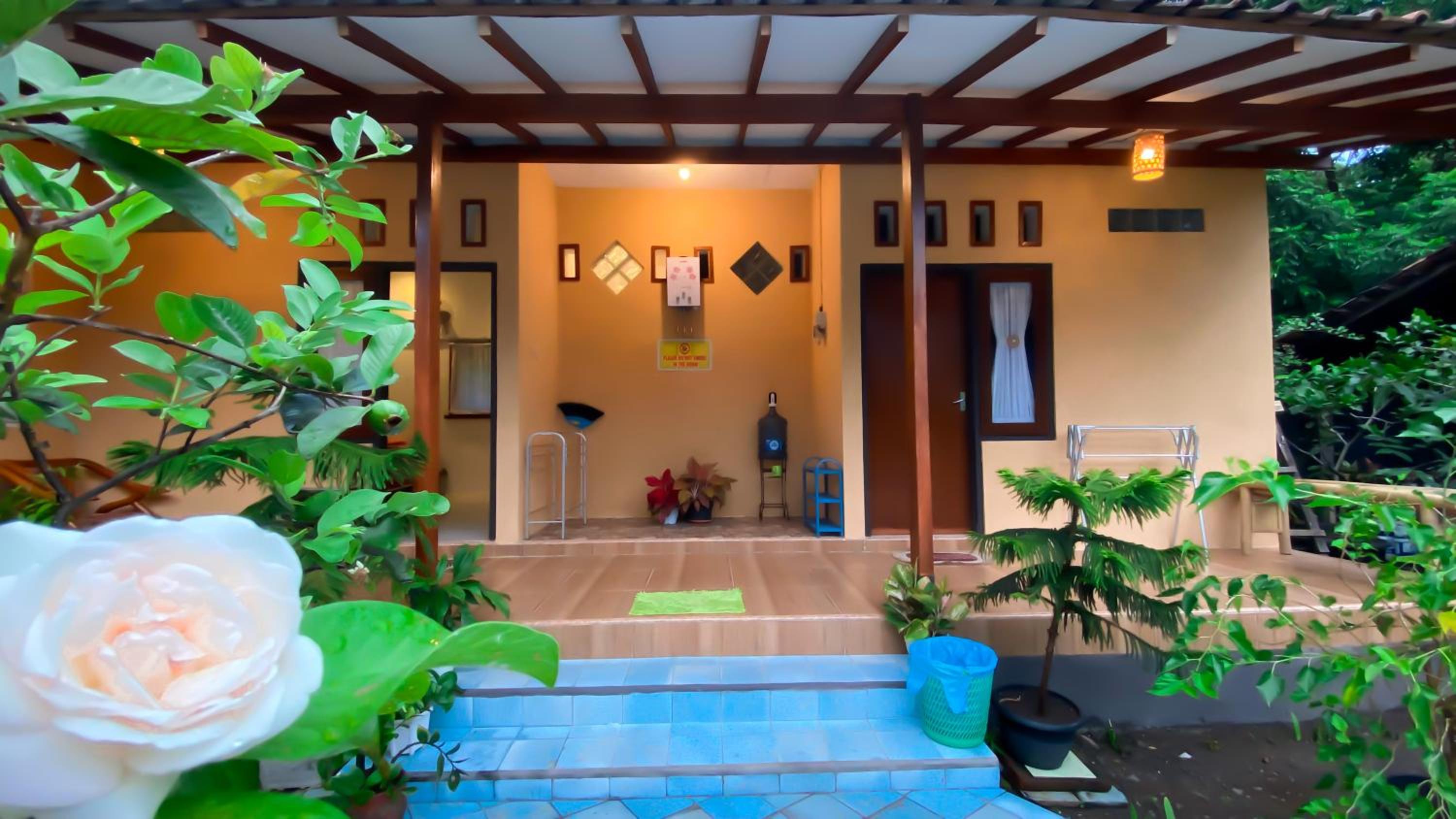 Nitha Homestay Near Train Station