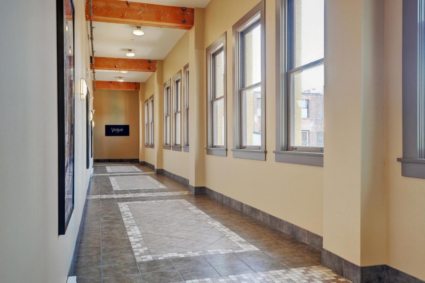 High Ceilings With Loft And Private Patio