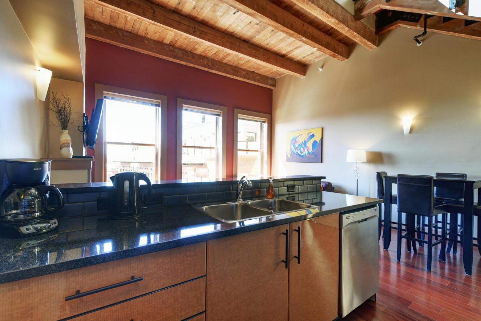 High Ceilings With Loft And Private Patio